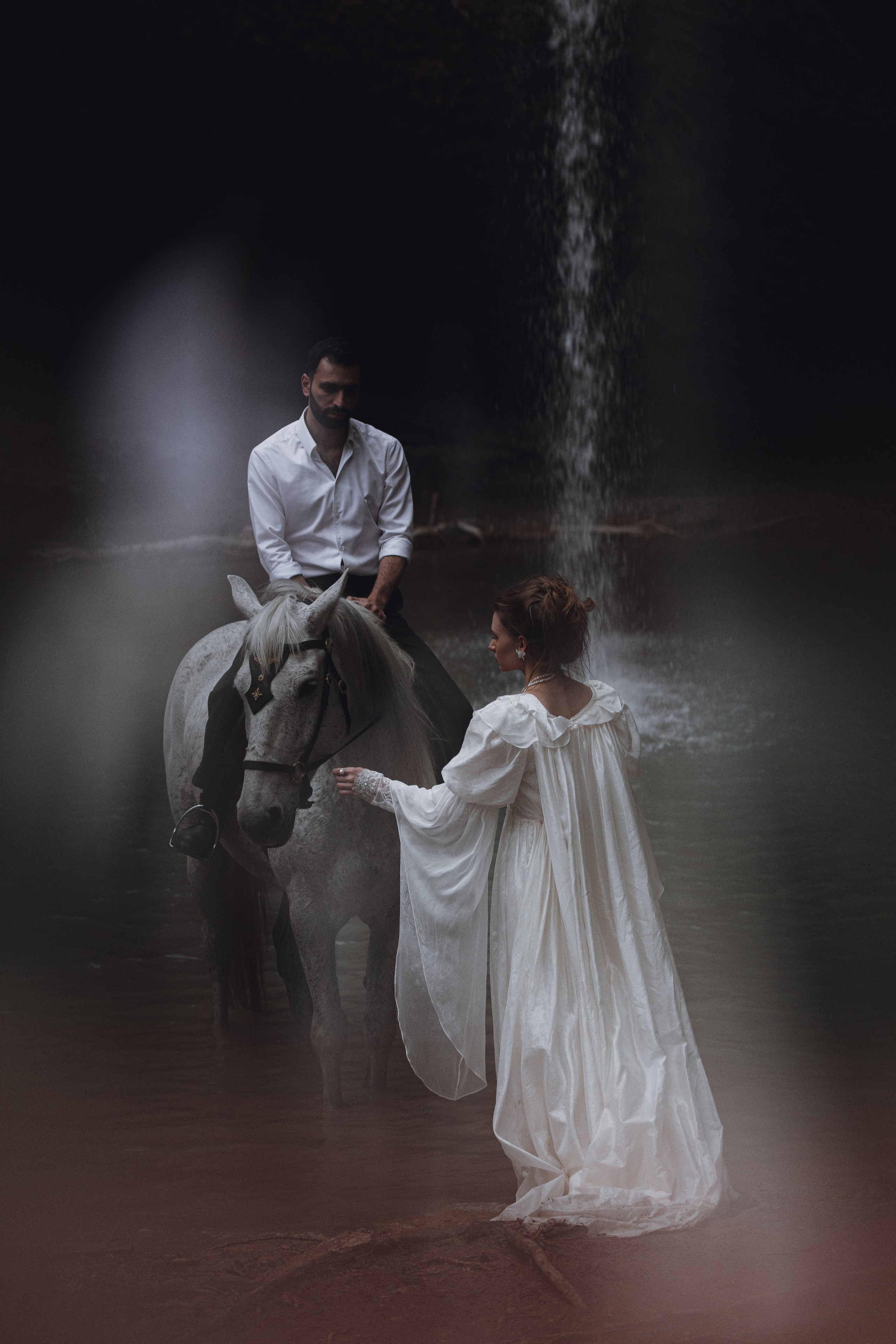 Свадебная фотосессия у водопада. Фотограф Анастасия Залевская