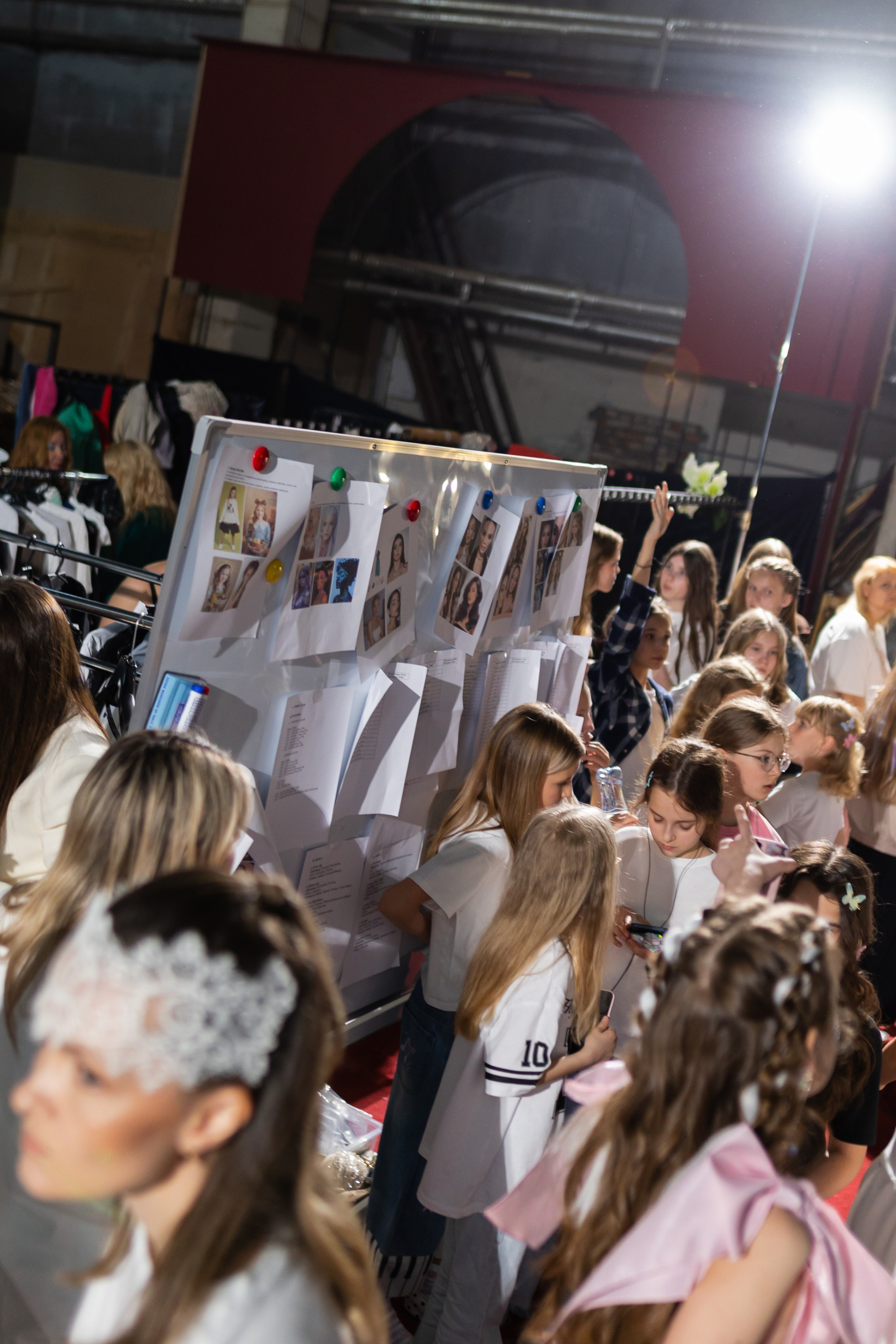 Top Fashion Trends Show 2026 в МинскеМодный показ дизайнерской коллекции на Top Fashion Trends Show 2026Модель на подиуме Top Fashion Trends Show в МинскеПоказ авторской одежды белорусских дизайнеровFashion show в Минске с участием профессиональных моделейДизайнерская коллекция сезона весна-лето 2026Участники модного мероприятия Top Fashion Trends ShowФинальный выход моделей на показе мод в МинскеСовременные тренды моды на Top Fashion Trends ShowБелорусские дизайнеры представляют новые коллекции одеждыПрофессиональная fashion-фотография на модном показеПодиумный показ дизайнерской одежды в БеларусиГости и участники Top Fashion Trends Show 2026Закулисье модного показа Top Fashion Trends ShowМодель демонстрирует дизайнерское платье на подиумеКоллекция современной одежды от белорусского брендаFashion мероприятие для дизайнеров и моделей в МинскеПрезентация новой коллекции одежды на TFT ShowМодный подиум и показы дизайнерских брендовТренды fashion-индустрии на Top Fashion Trends ShowФотографии с модного показа в МинскеДефиле моделей на Top Fashion Trends ShowПоказ одежды белорусских дизайнеров 2026Fashion event в Беларуси для профессионалов индустрииСтильные образы и дизайнерская одежда на подиумеМодельное дефиле на Top Fashion Trends Show 2026Модное событие в Минске с участием дизайнеров и стилистовПрофессиональные модели на fashion-показеТоповые модные тренды сезона весна-лето 2026Мероприятие Top Fashion Trends Show Беларусь