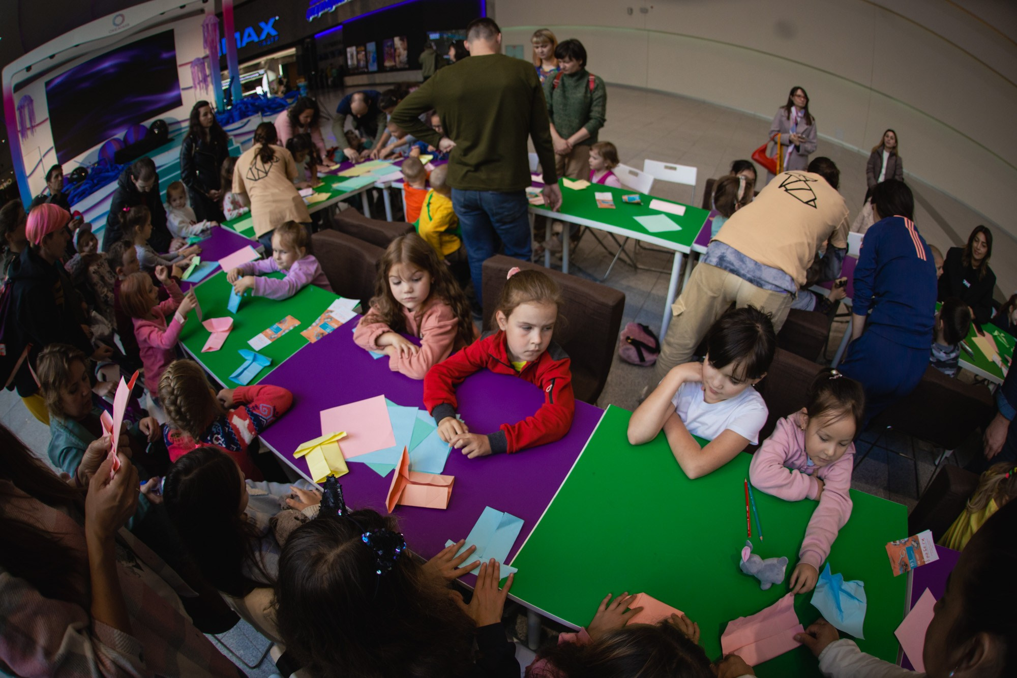 Сказка в ТЦ Океания. Репортажный и концертный фотограф в Москве Анастасия Осень
