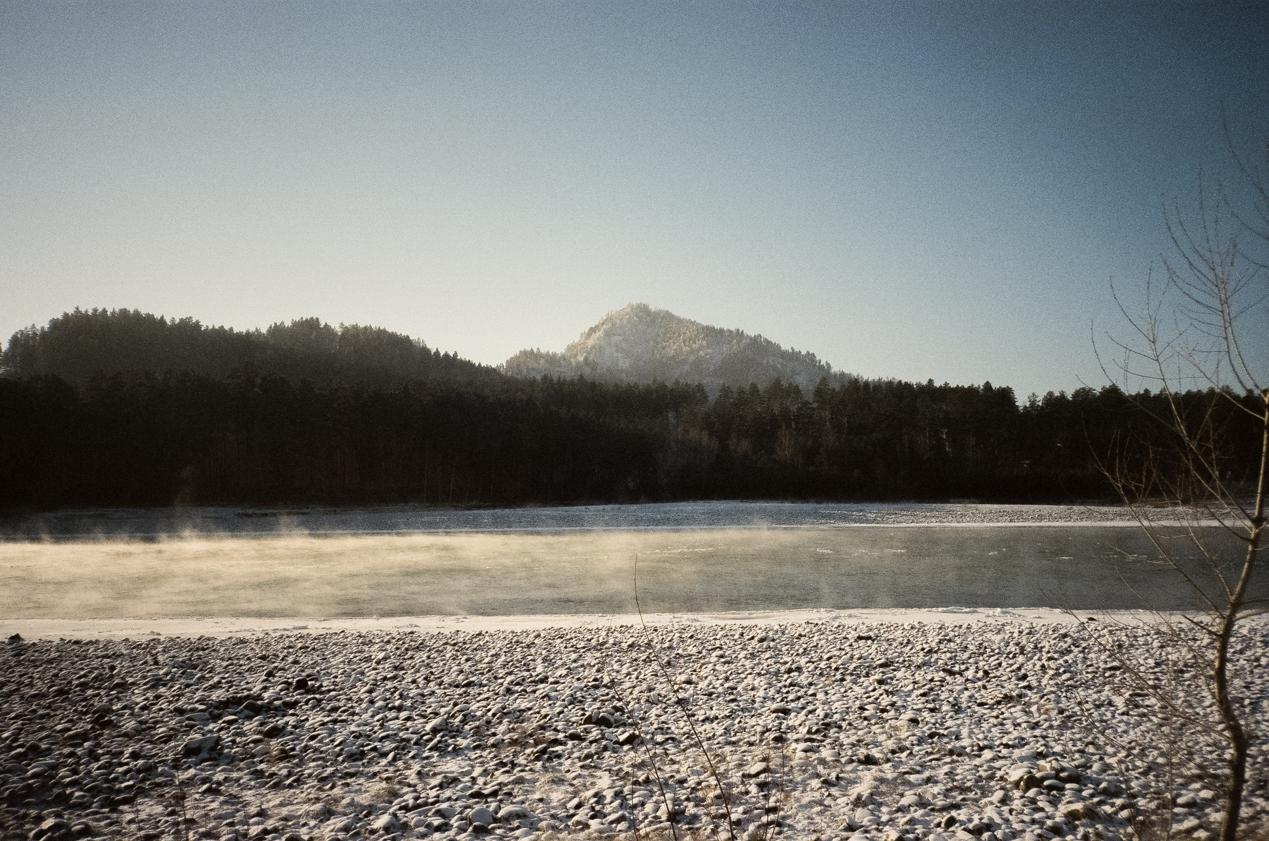 Манжерок и Бирюзовая Катунь в морозный день. Фотограф-документалист Мария Осокина
