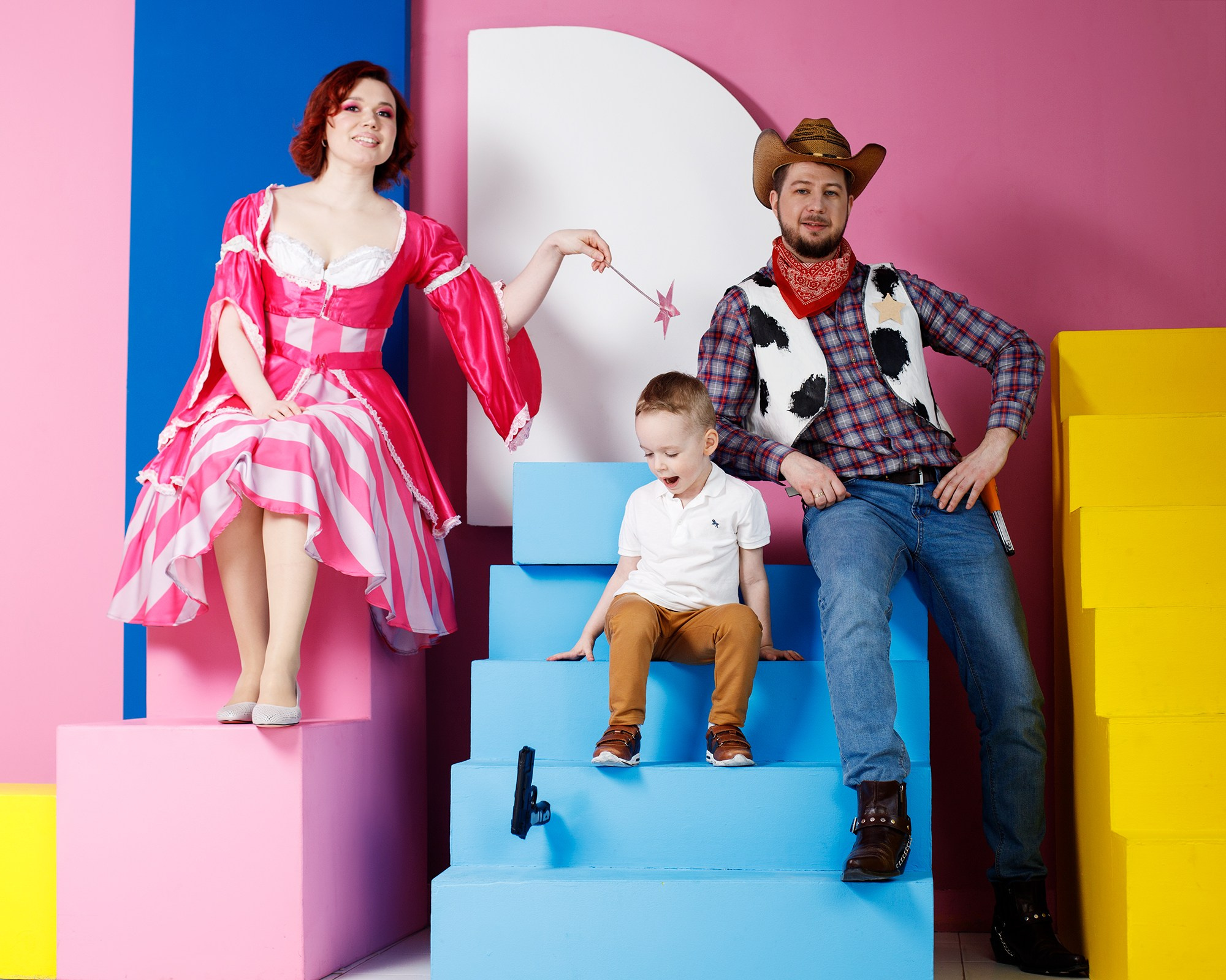 Семейная фотосессия «История игрушек». Необычные портретные фотосессии под ключ в Москве