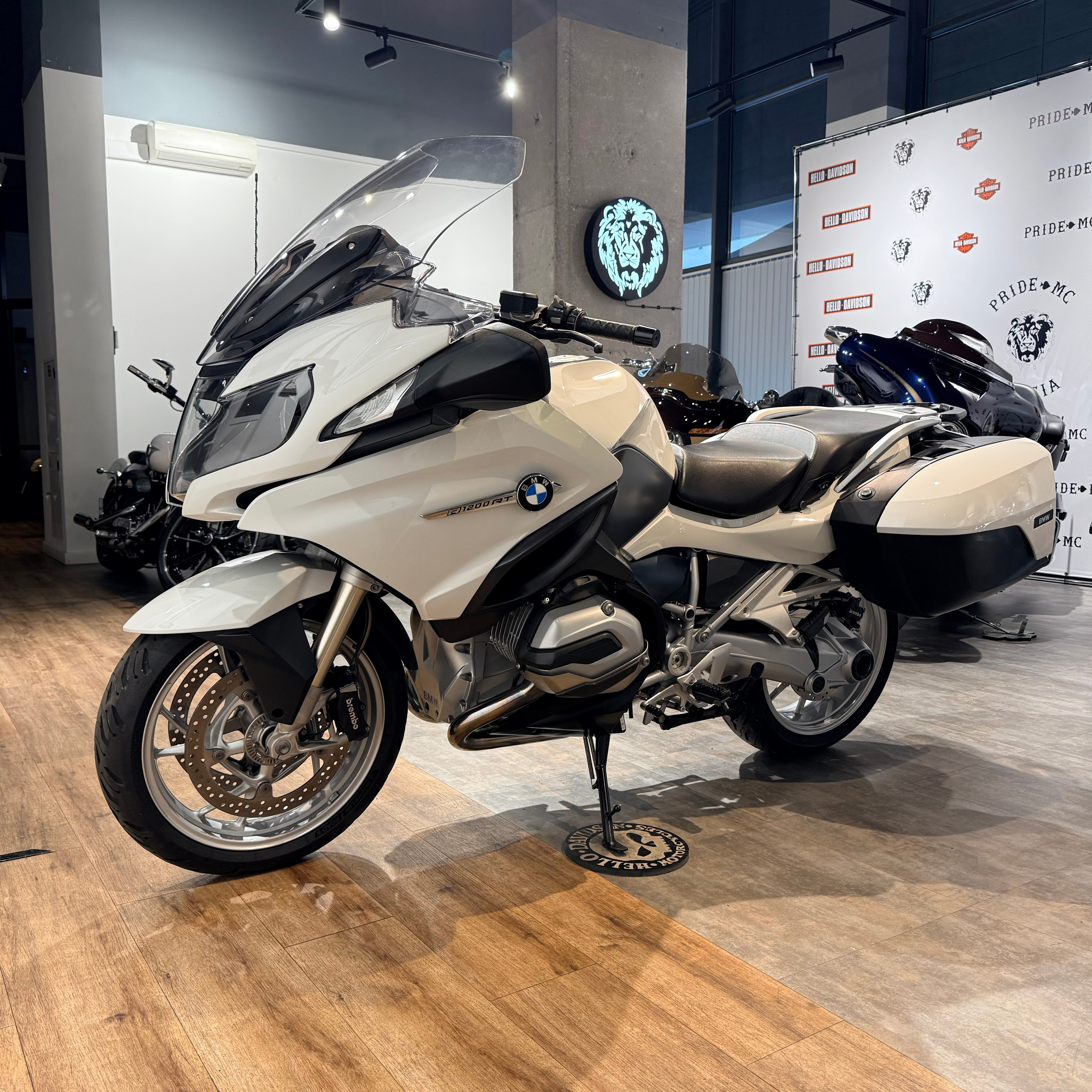 2015 BMW R1200RT Alpine White (VIN WB10*5141). Hello Davidson, Москва. Только хорошие мотоциклы…