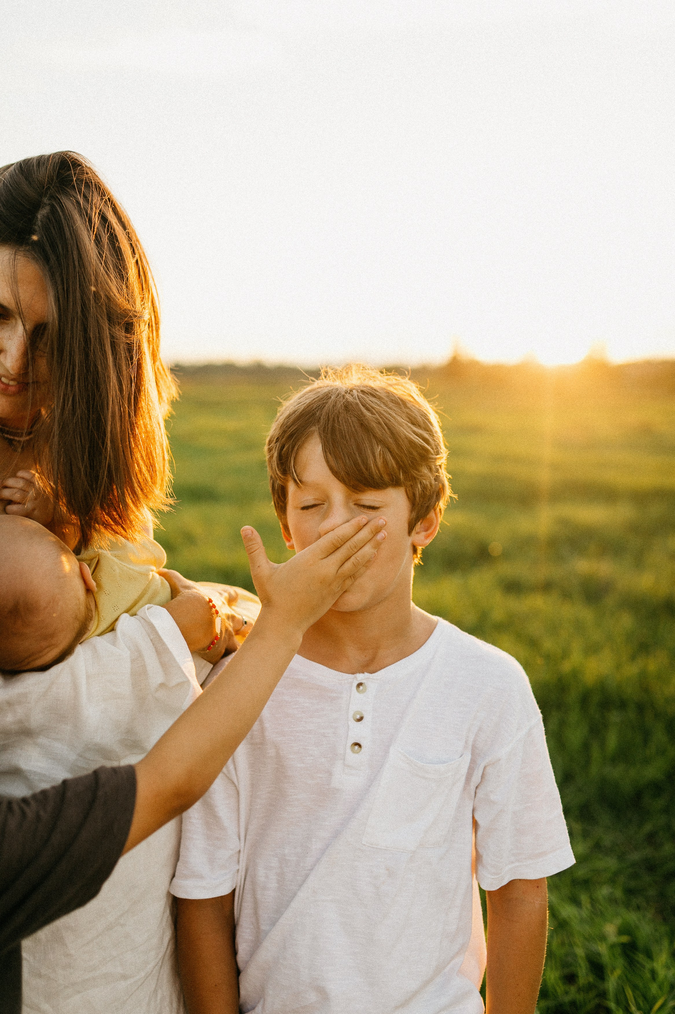Фотосессия с красными мячами. Семейный фотограф Маша Тимофеева | Москва