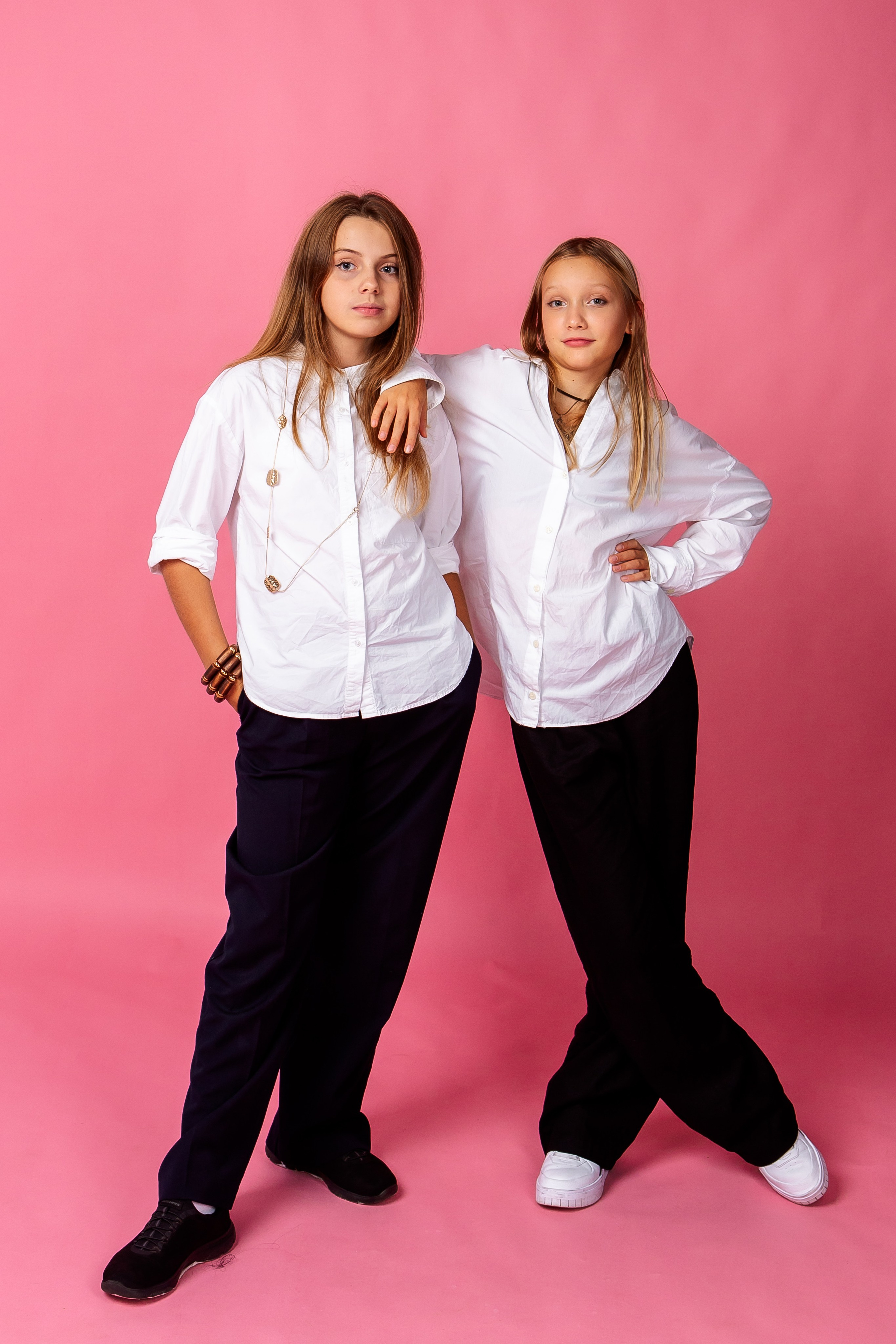 Подружки. Семейный детский фотограф. Фотосессия в Минске