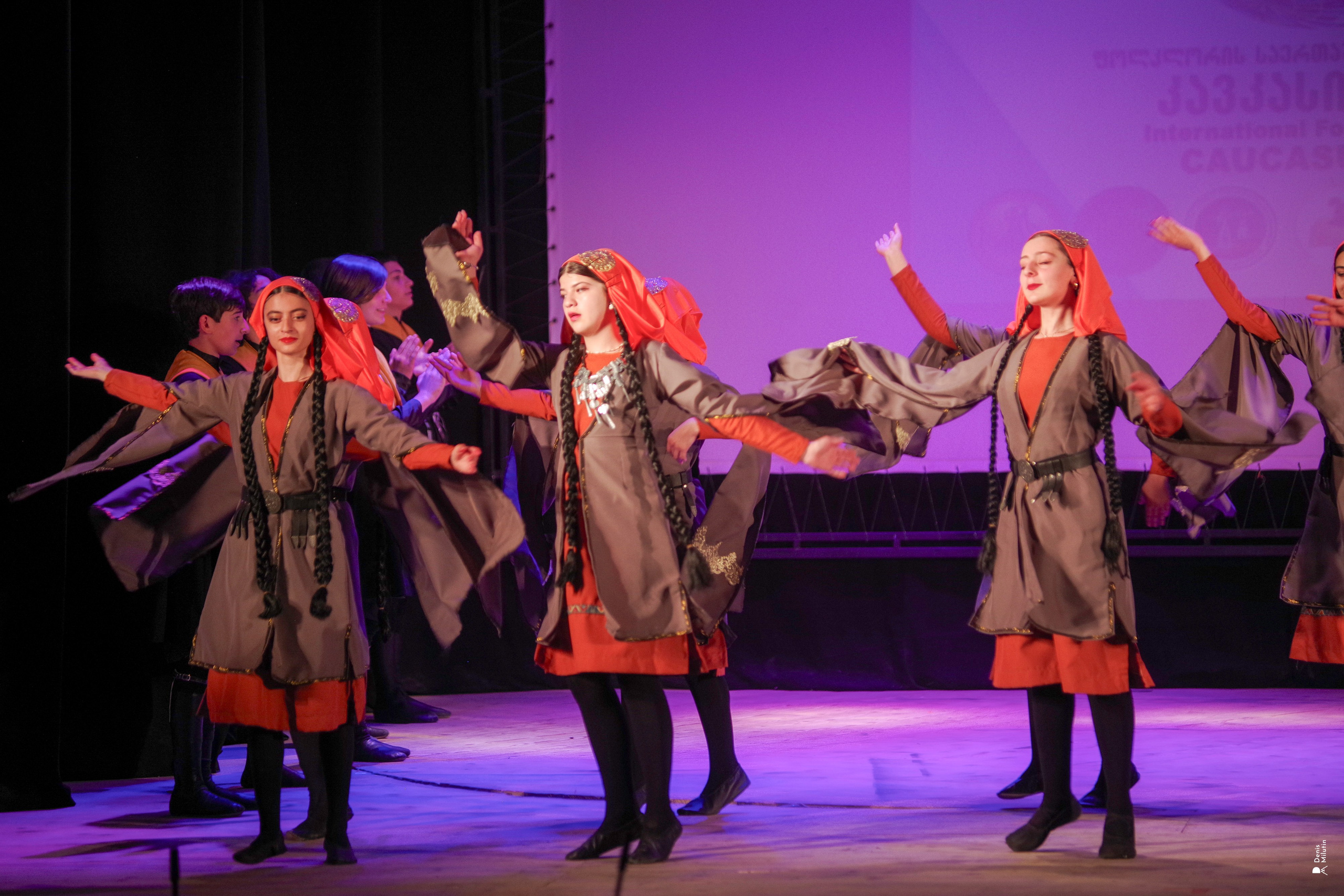 Танцы в прекрасном Они. Портретный фотограф Денис Милютин