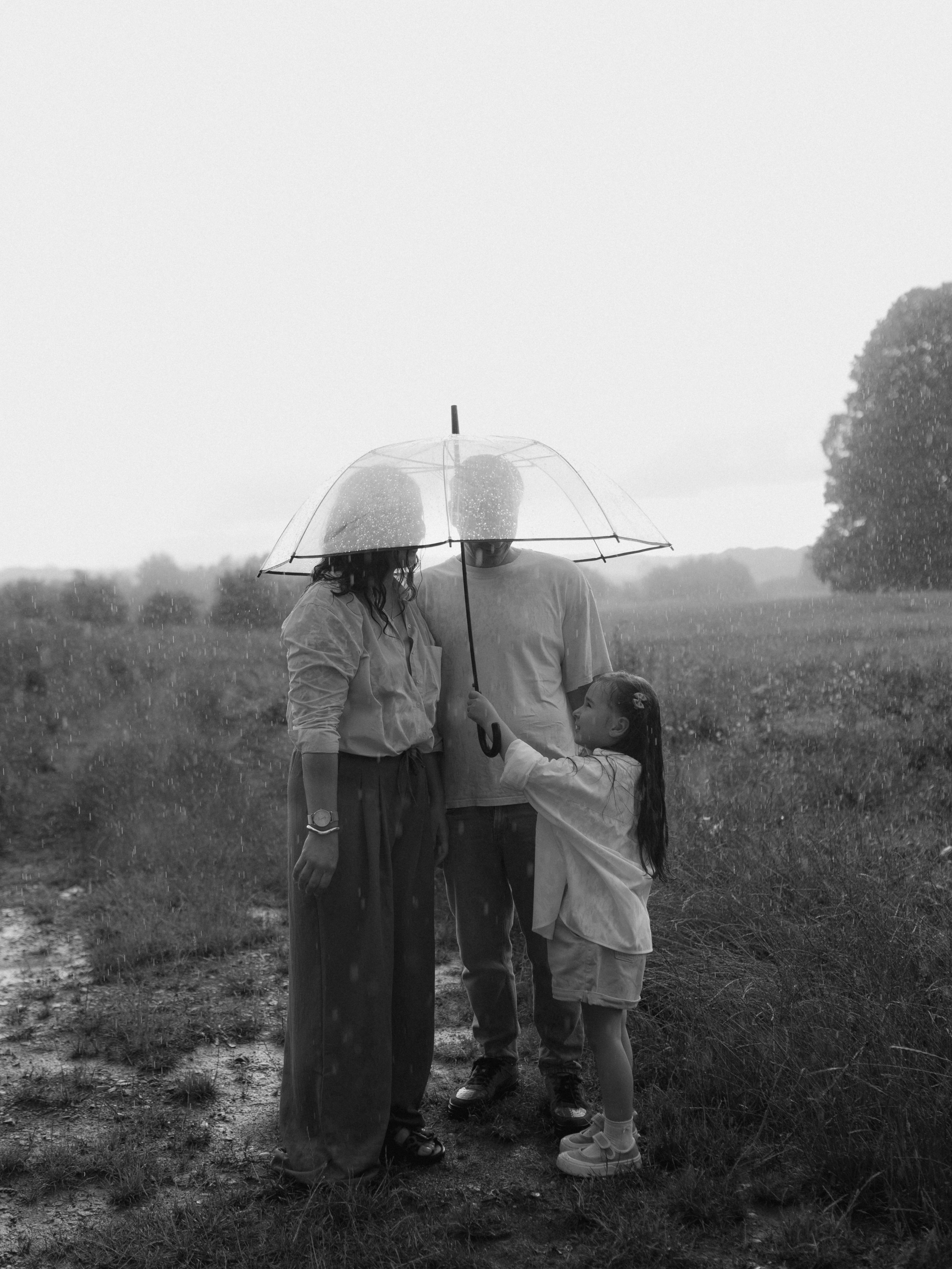 «Под грибным дождём». Свадебный и семейный фотограф в Калининграде Ольга Мешечкова