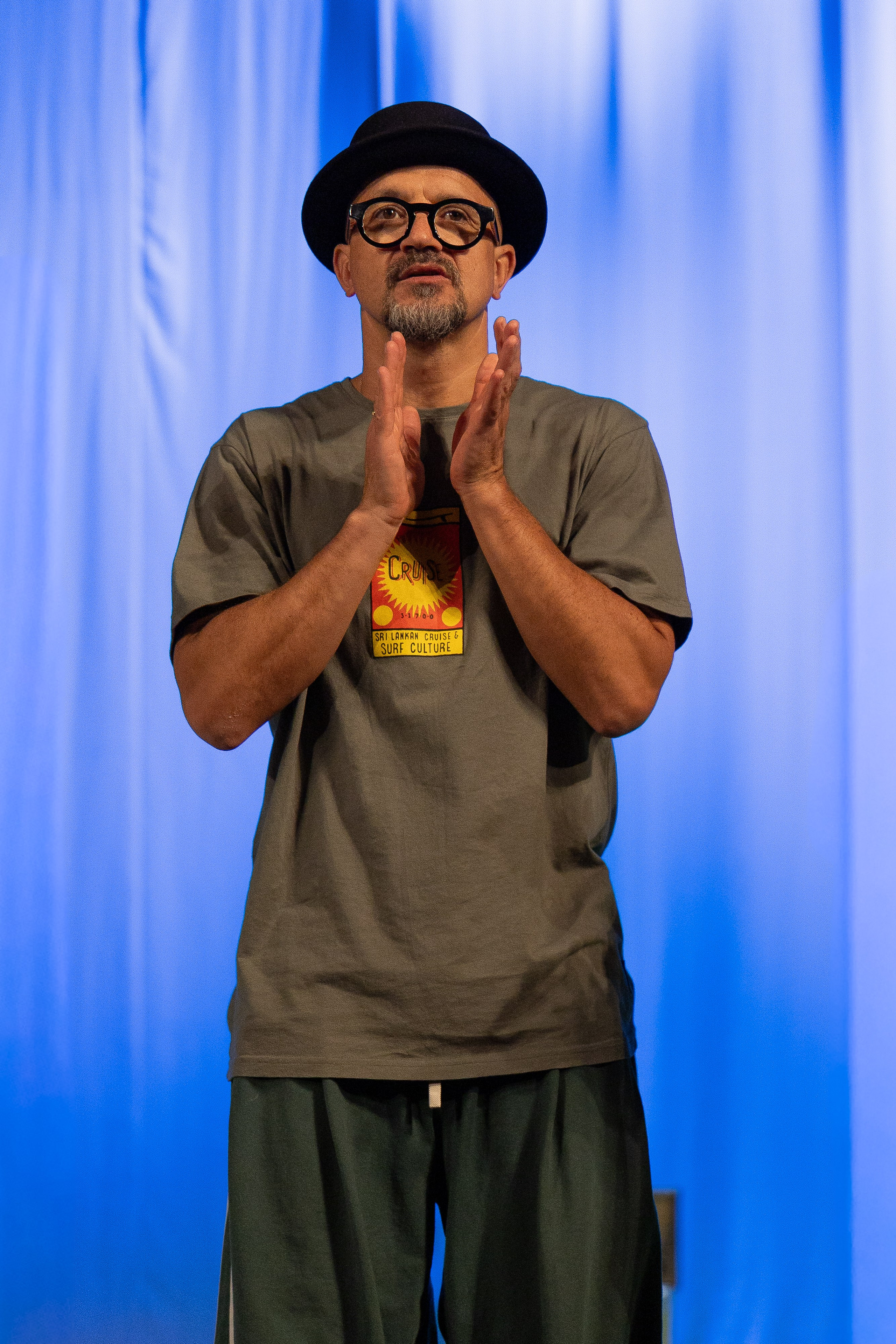 Спектакль Егора Дружинина «Всюду жизнь»