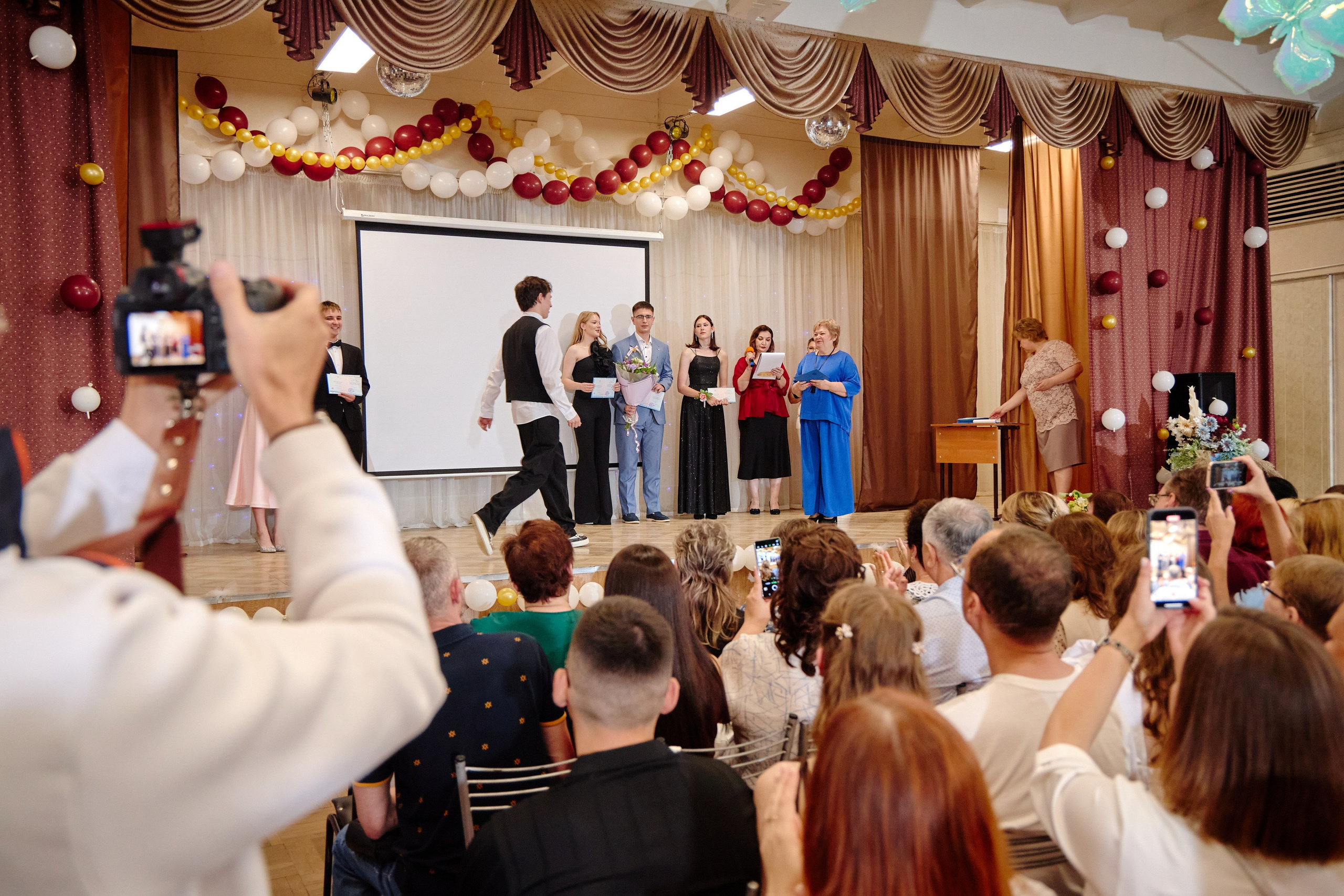 Выпускной 35 Сош. Фотограф Выпускные альбомы Таганрог Сергей Коробченко