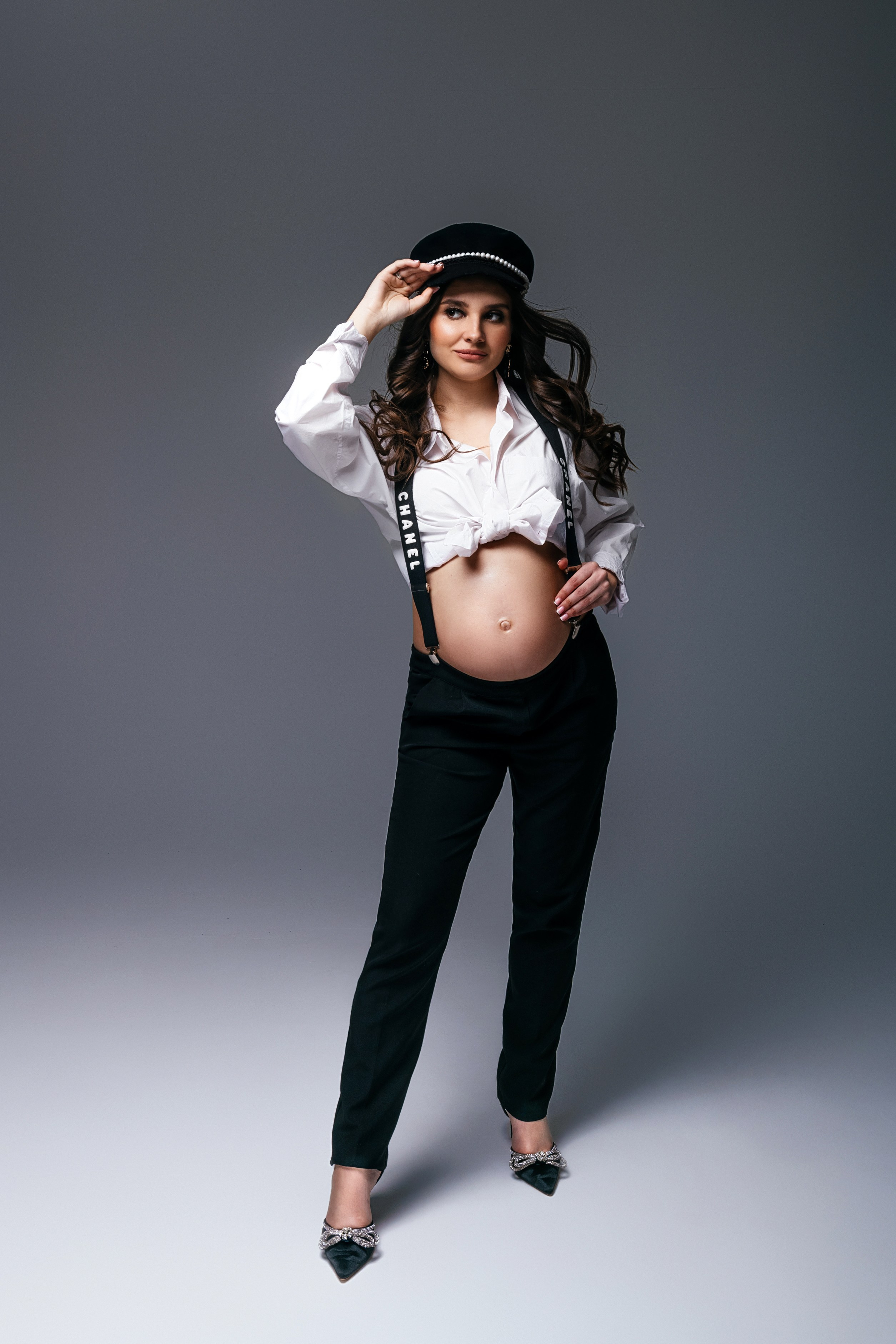 Брюки, рубашка, подтяжки. Фотограф Анна Качан