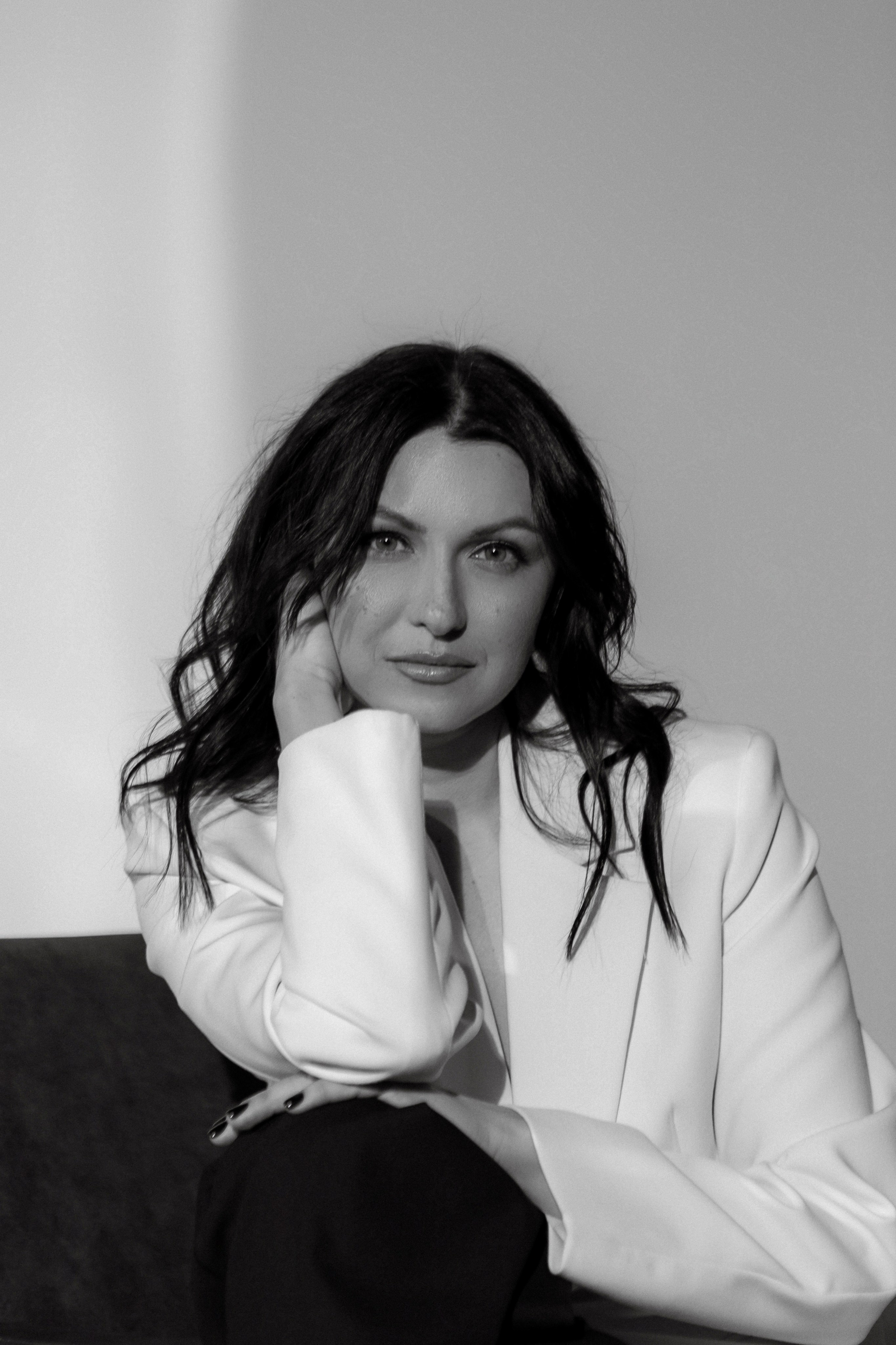 Анна ч/б. Главная