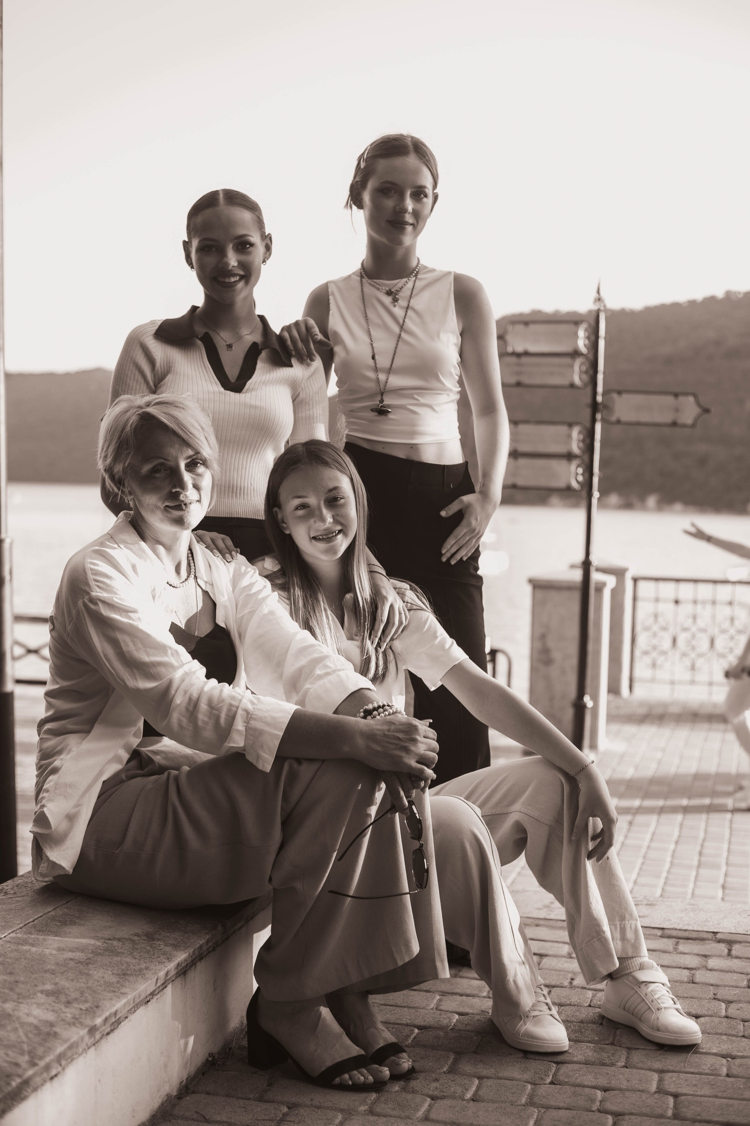 Абрау. Уличный фотограф Города N