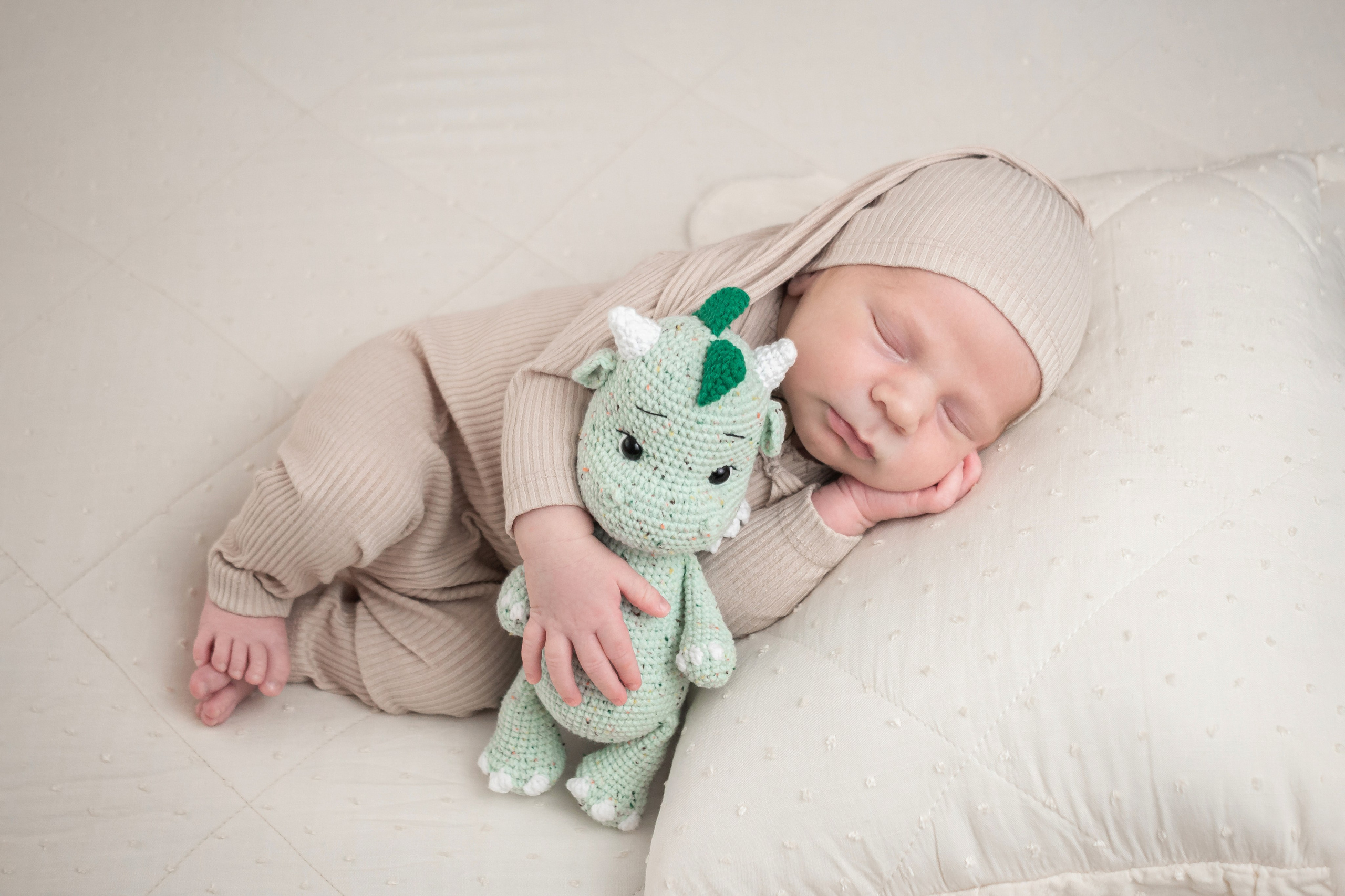 Натуральный стиль newborn. Фотограф новорождённых Анапа Елена Кушнарь