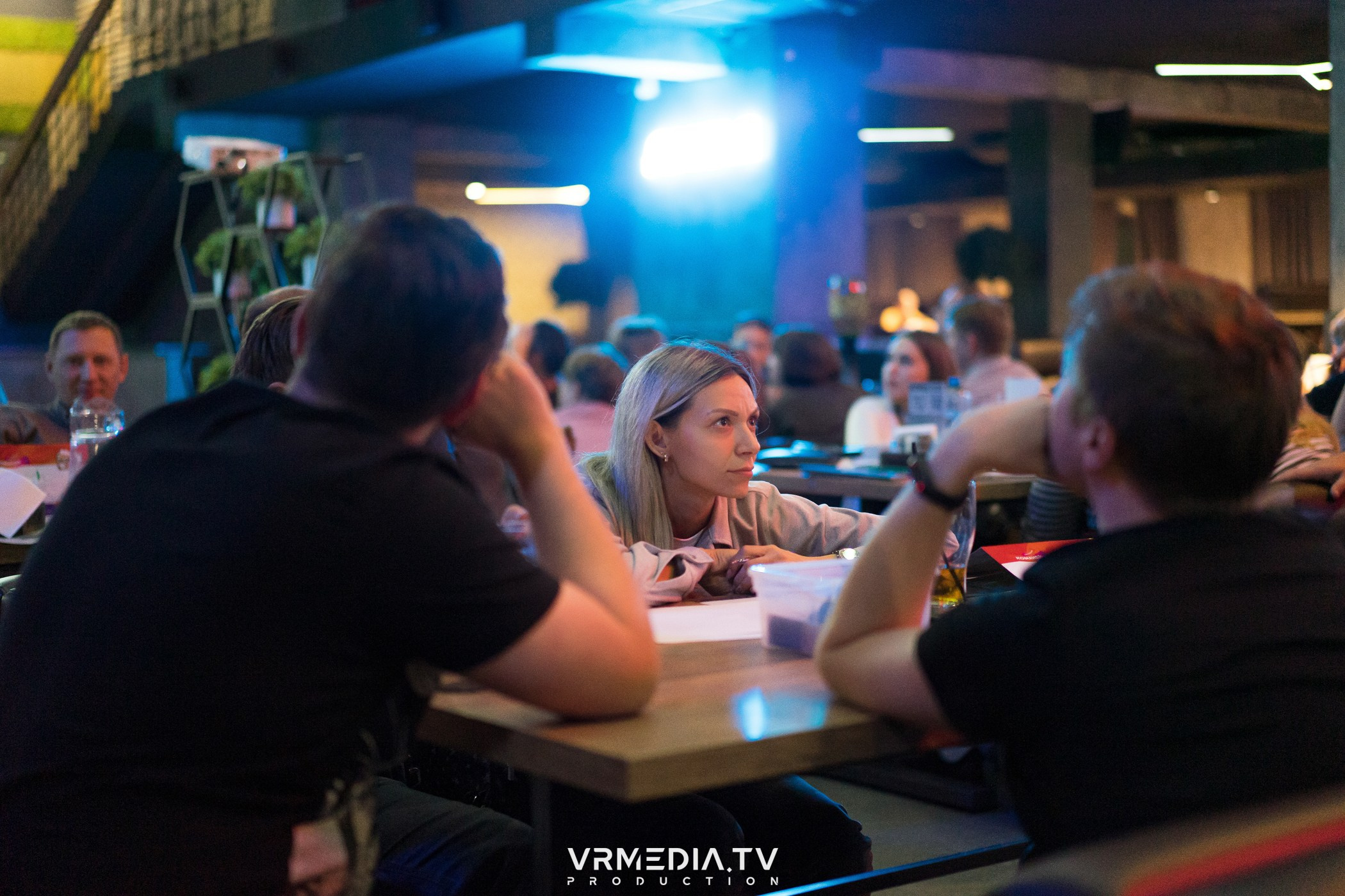 Эйнштейн Party в баре «Друзья»