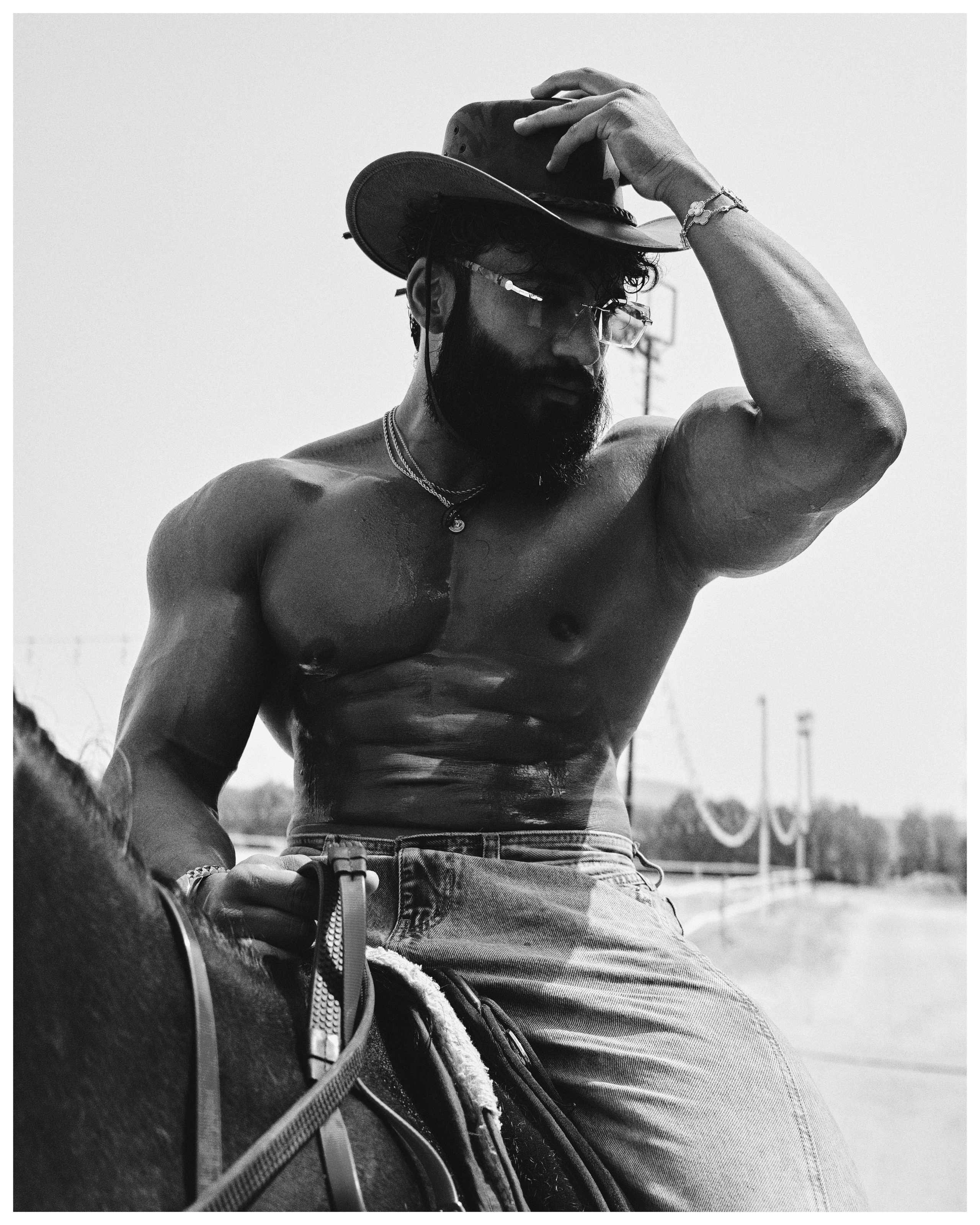 Ahmed. NOIZOMAX Художественный фотограф в Дубай