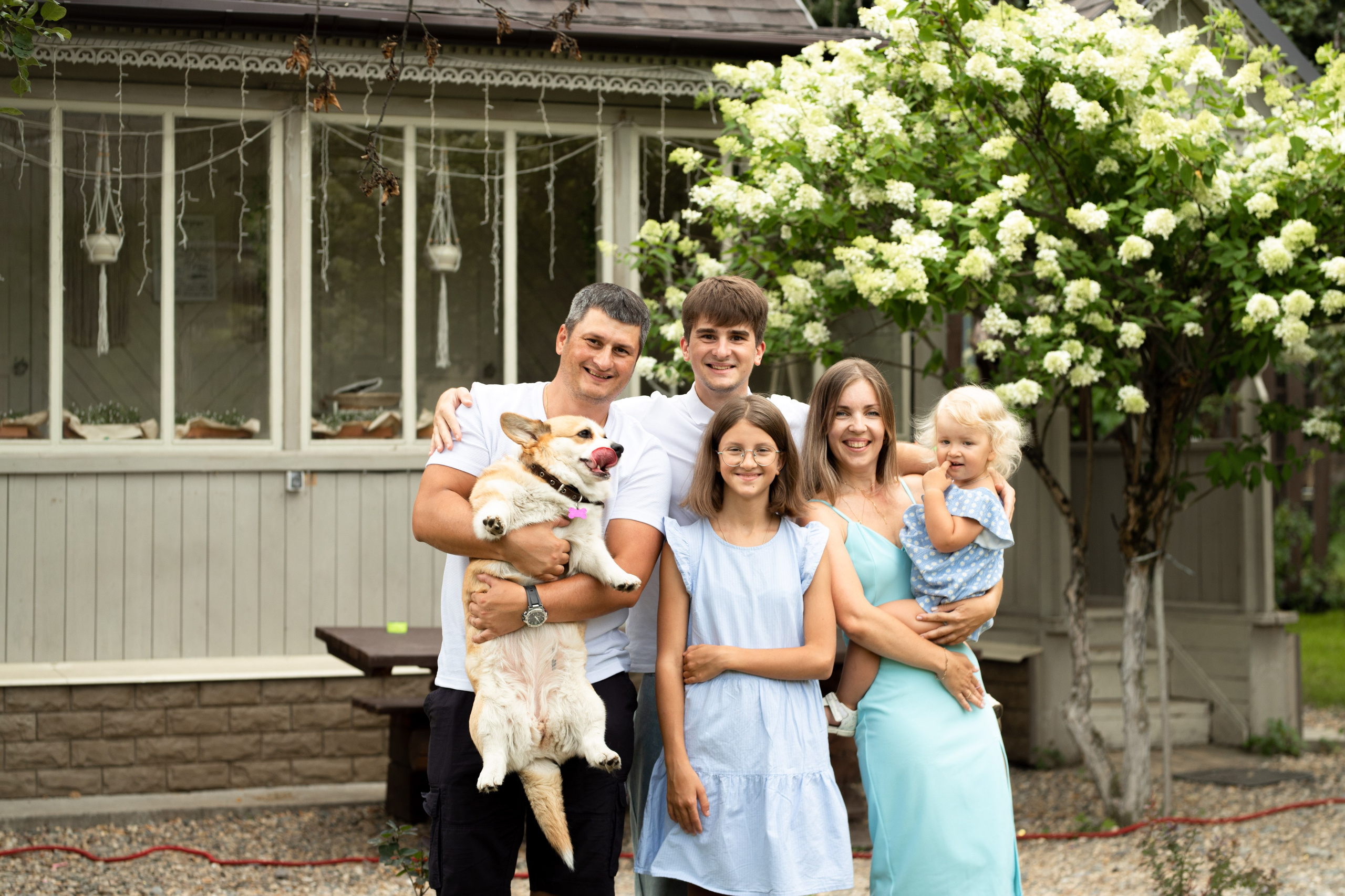 Семейная фотосессия на даче в Купавне. Фотограф в Железнодорожном и Балашихе