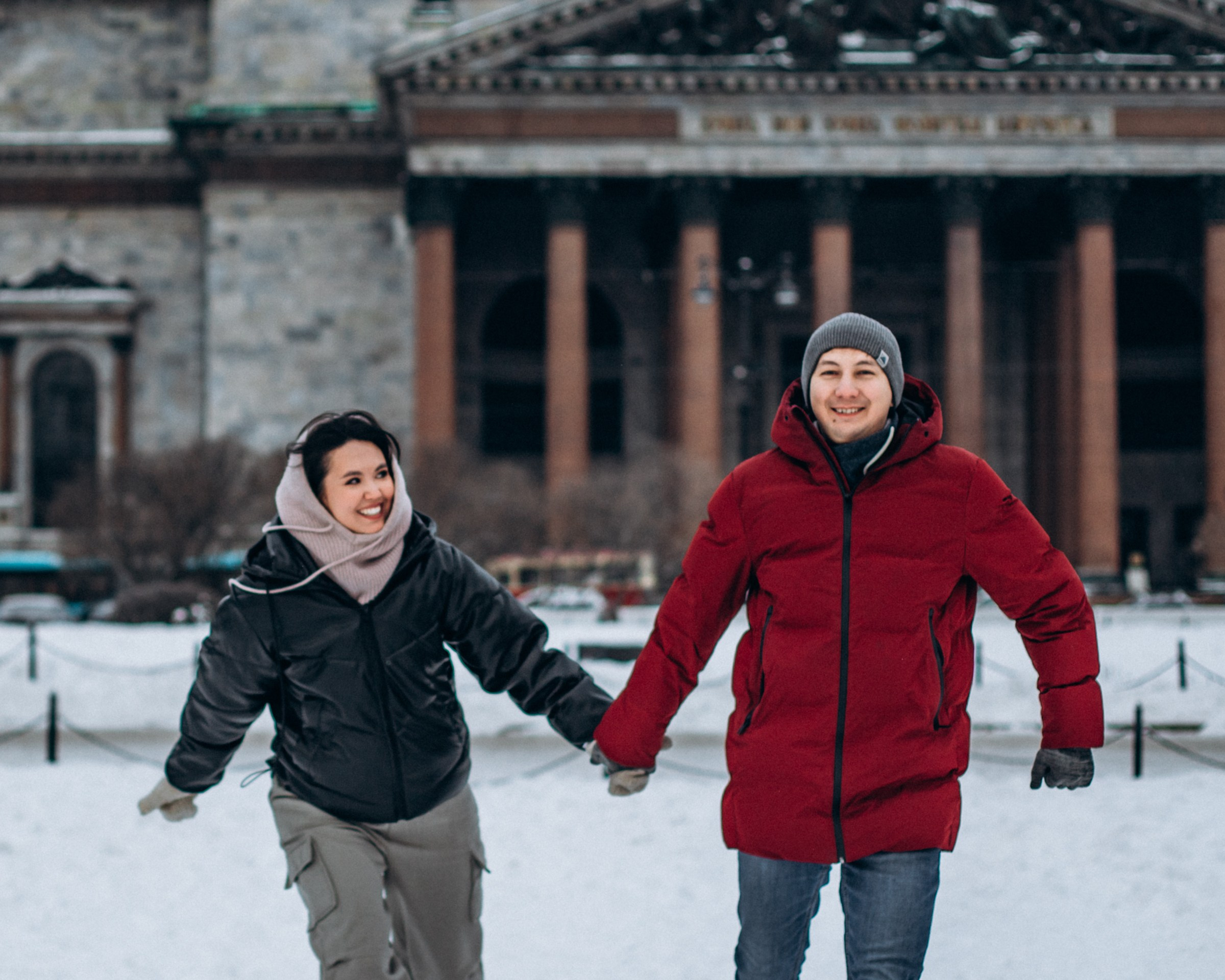Даниил и Наркес в декабре. Фотопрогулка в Петербурге. Индивидуальный и семейный фотограф в Санкт-Петербурге