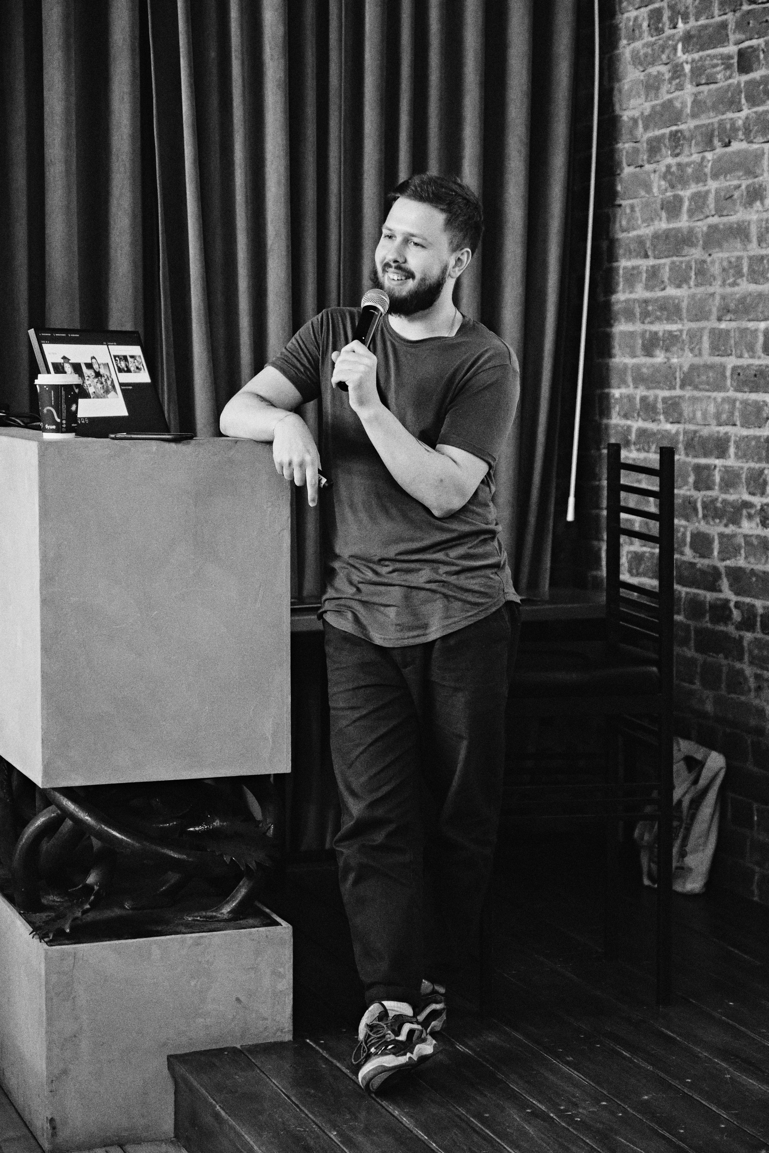 Репортажная съемка лекции в Санкт-Петербурге. Семейные и свадебные фотосессии в СПб, в студии, на улице, на природе