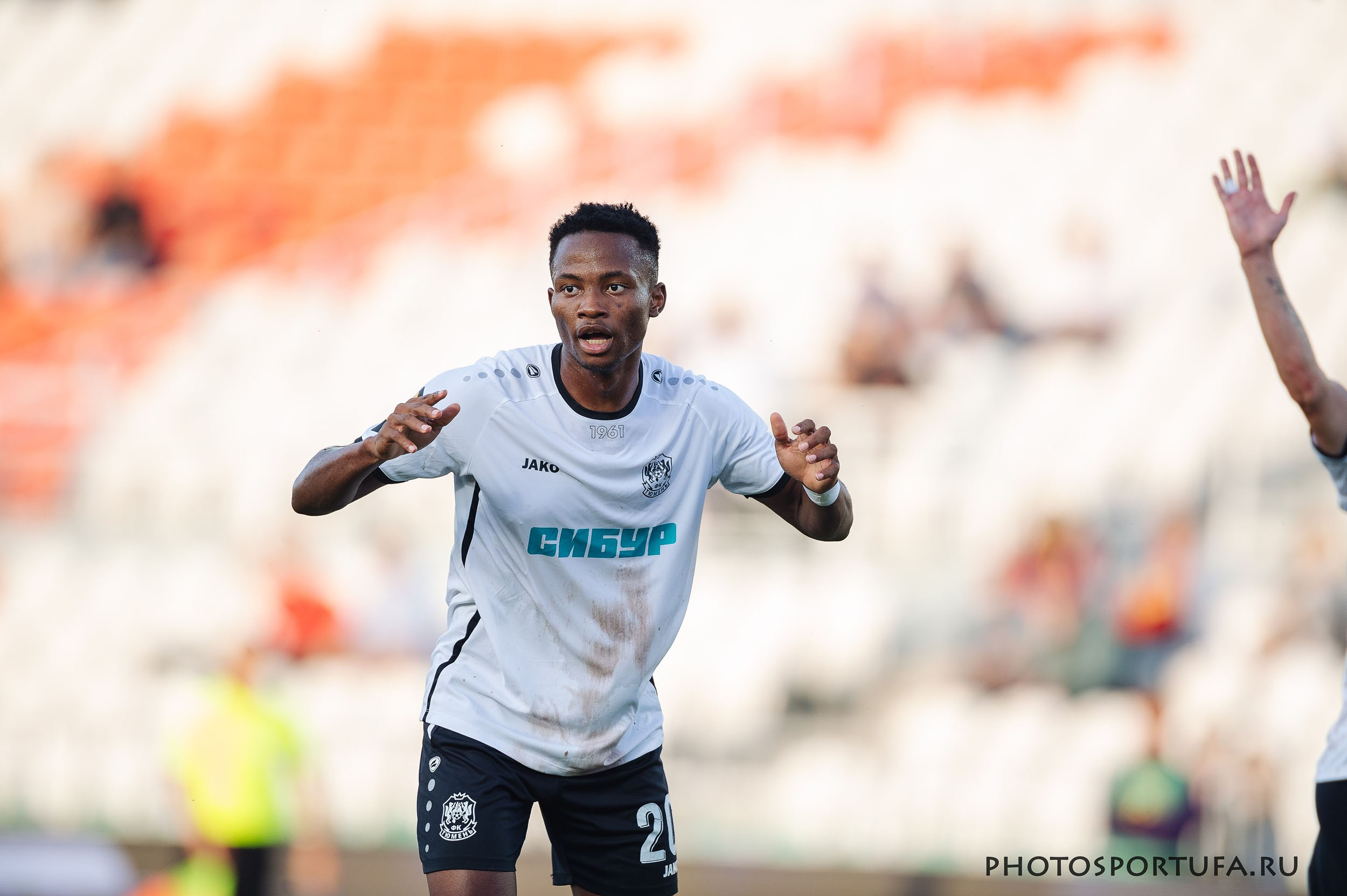 Россия — МЕЛБЕТ — Первая Лига. 4 -й тур «ФК УФА» — ФК «Тюмень». Спортивный фотограф в Уфе Евгений Буров