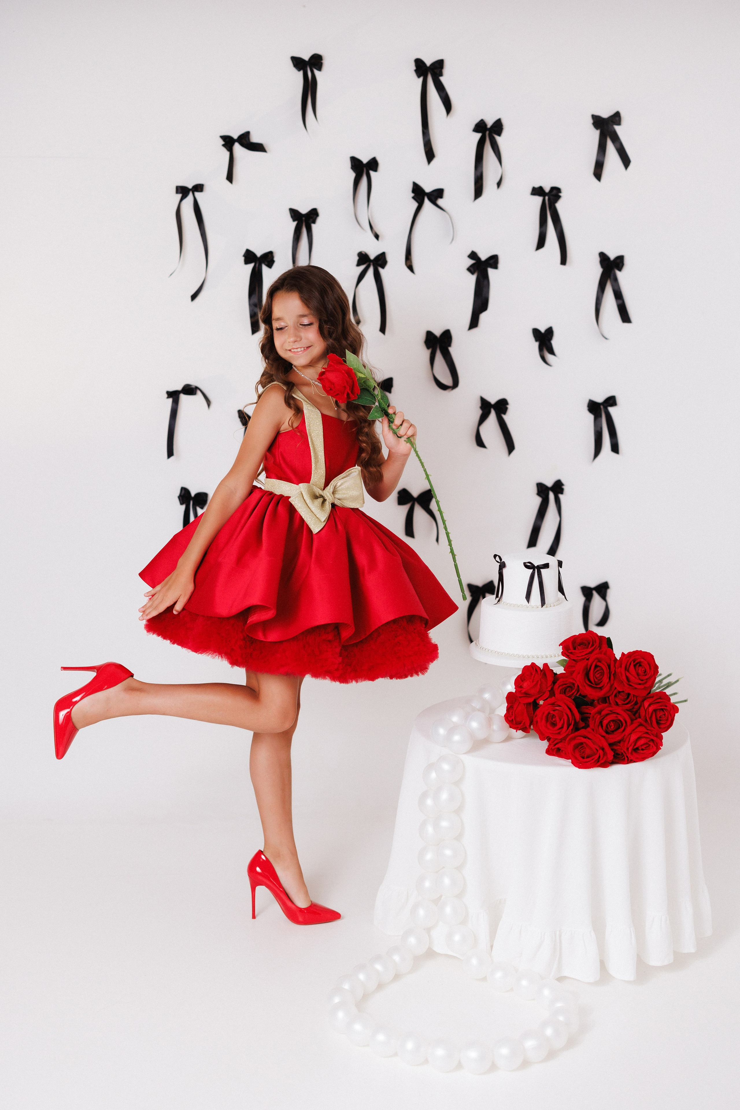 Детская фотосессия к Дню рождения для девочек, фотостудия «Антураж». Семейный и детский фотограф в Краснодаре Анна Трашкова