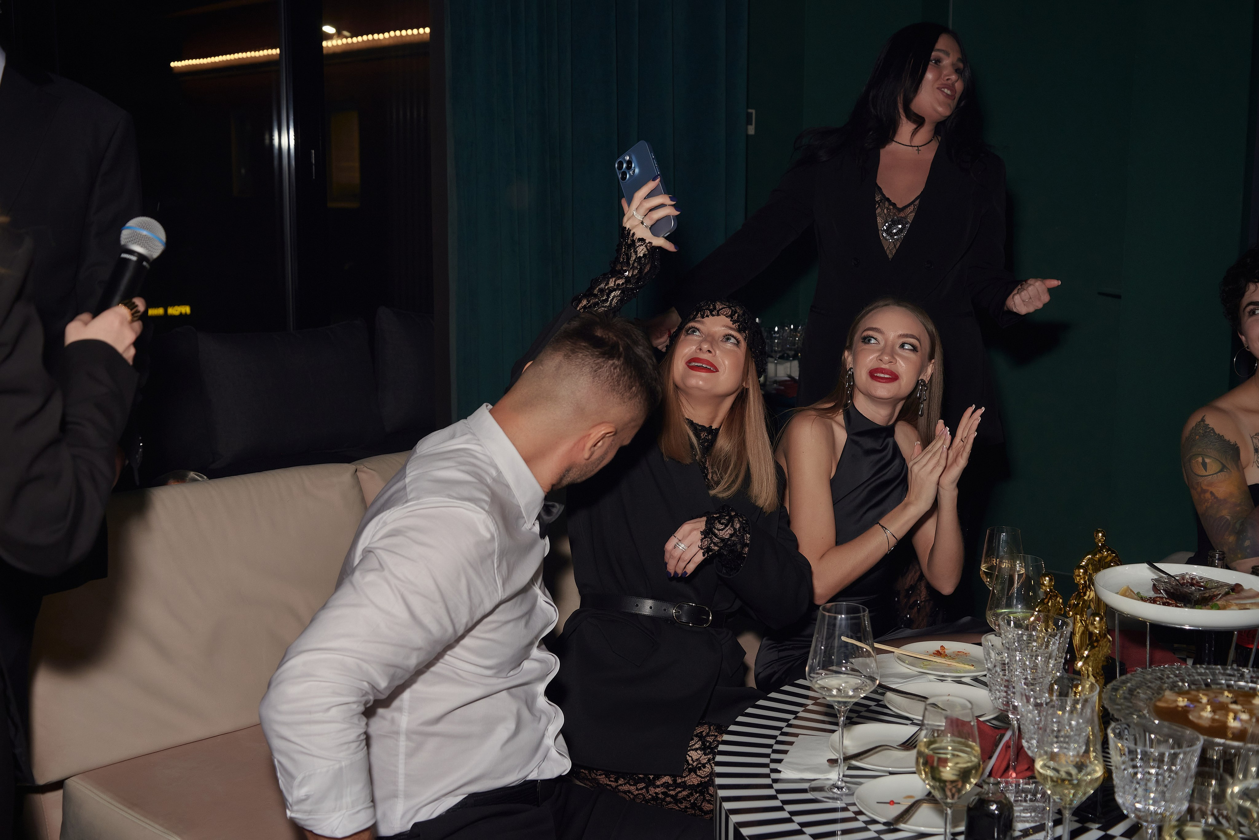 День рождения Светланы Пинигиной в караоке Divas. Наталия Дианова — фотограф для брендов и экспертов в Москве