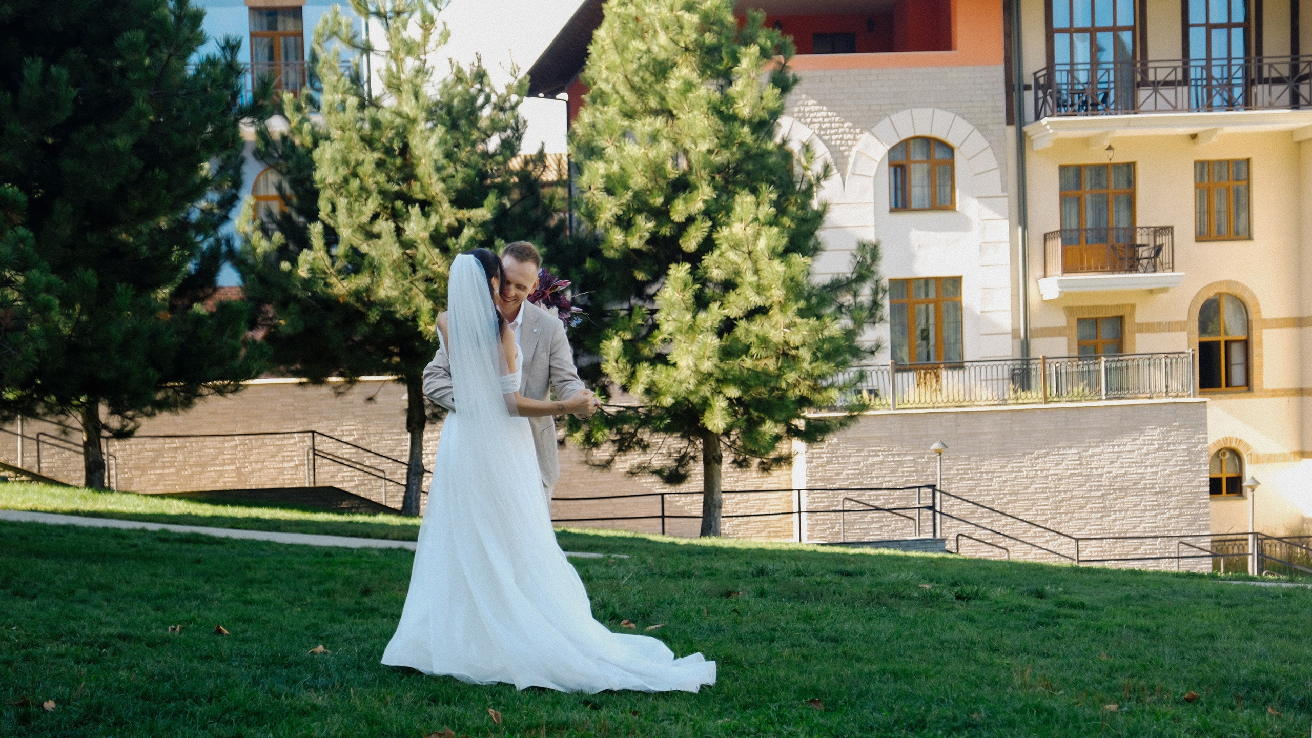 Две Здезды — Храм 19 века. Свадебный Видеограф Фотограф в Сочи