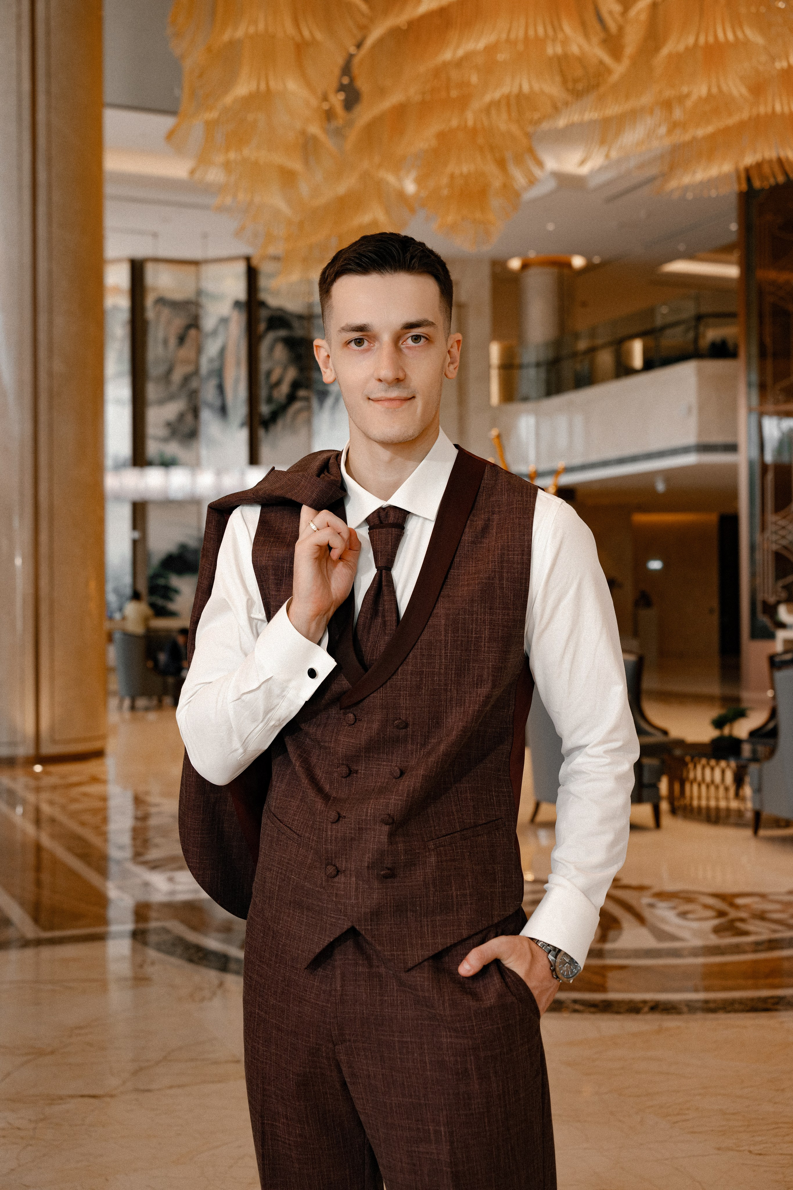 Свадебная фотосессия в Бутырском ЗАГС (Дворец Бракосочетания № 4) и прогулка в отеле Solux (Солюкс)