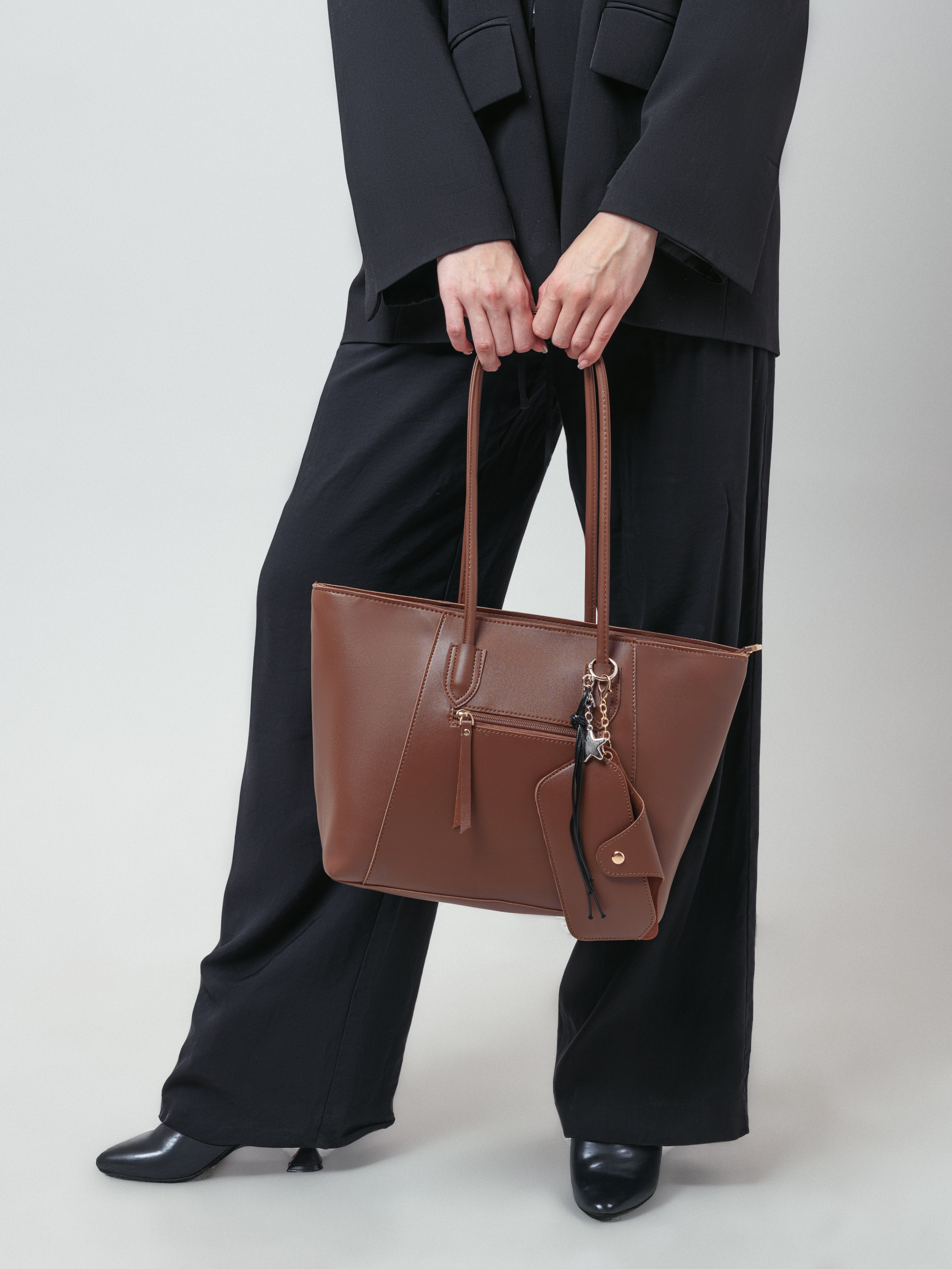 Фотосъемка для рекламы одежды и аксессуаров в Гуанчжоу, Китай