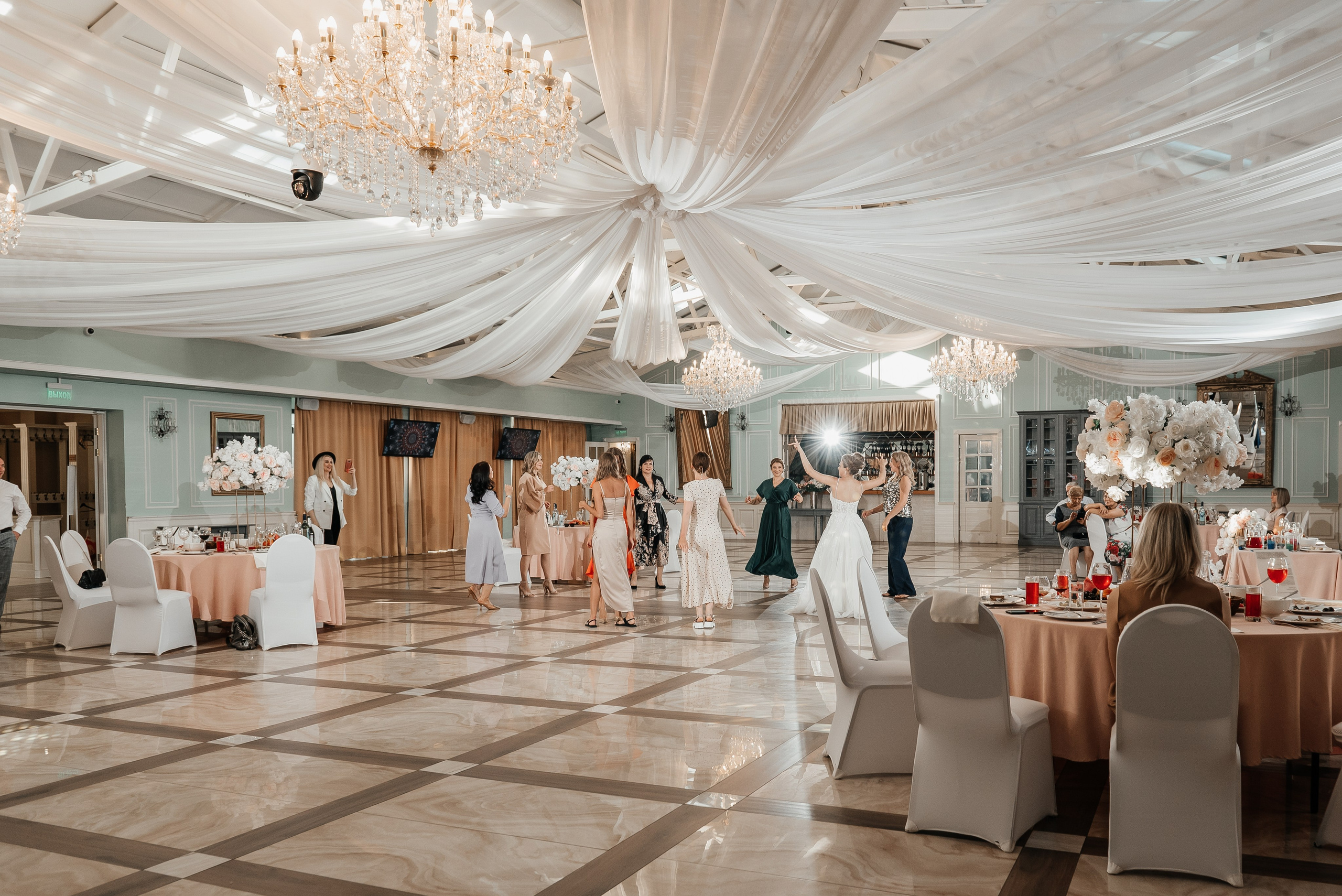 Свадебный фотограф в Екатеринбурге. Свадебная фотосъемка. Свадебный фотограф в Екатеринбурге