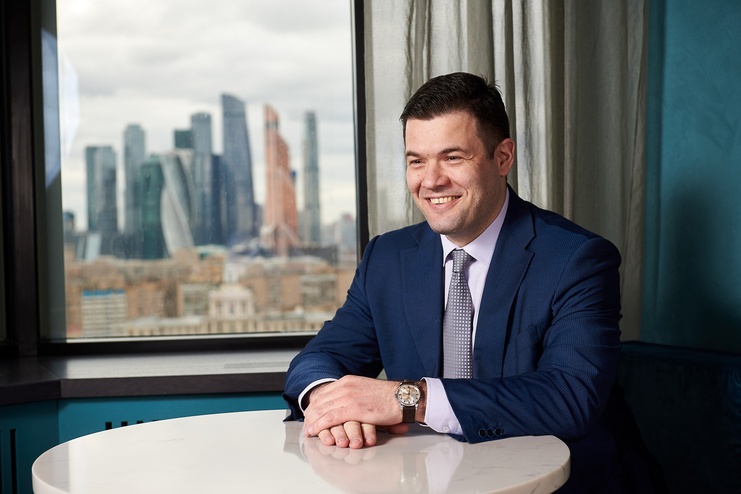 Бизнес-портреты и съемка команд в Москве — в офисе или студии. Герман Лепёхин коммерческий фотограф в Москве: репортаж, портреты, интерьеры, производство