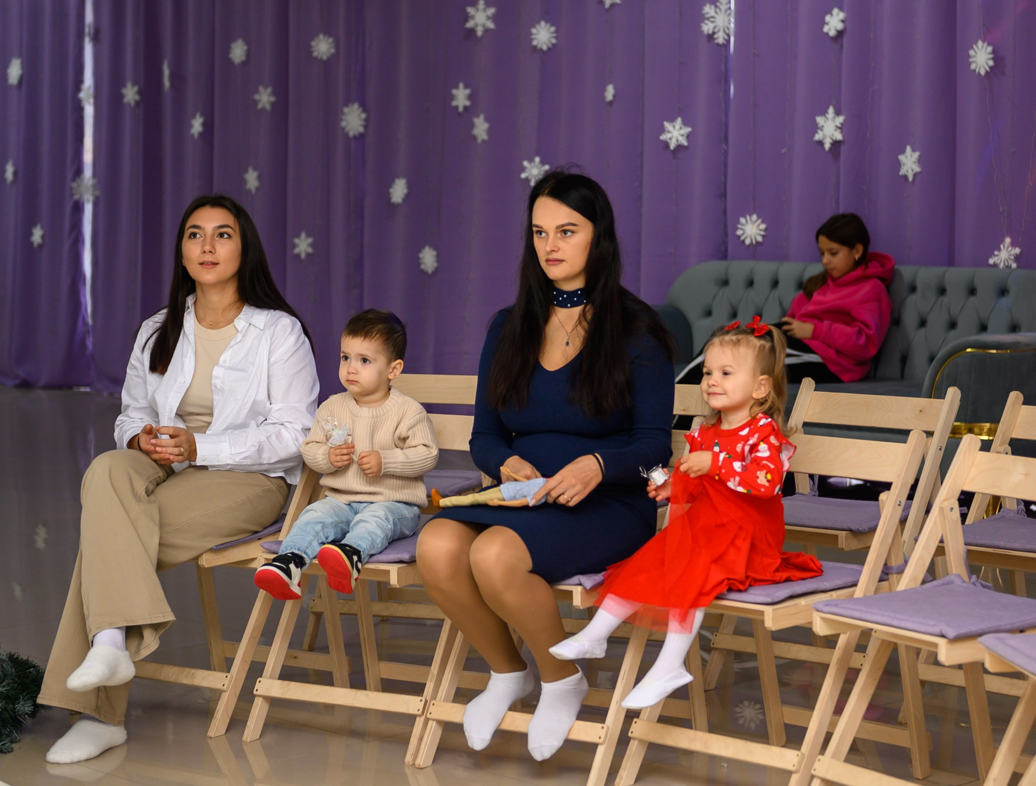 Детский спектакль лофт Крылья. Свадебный и семейный фотограф София Невская