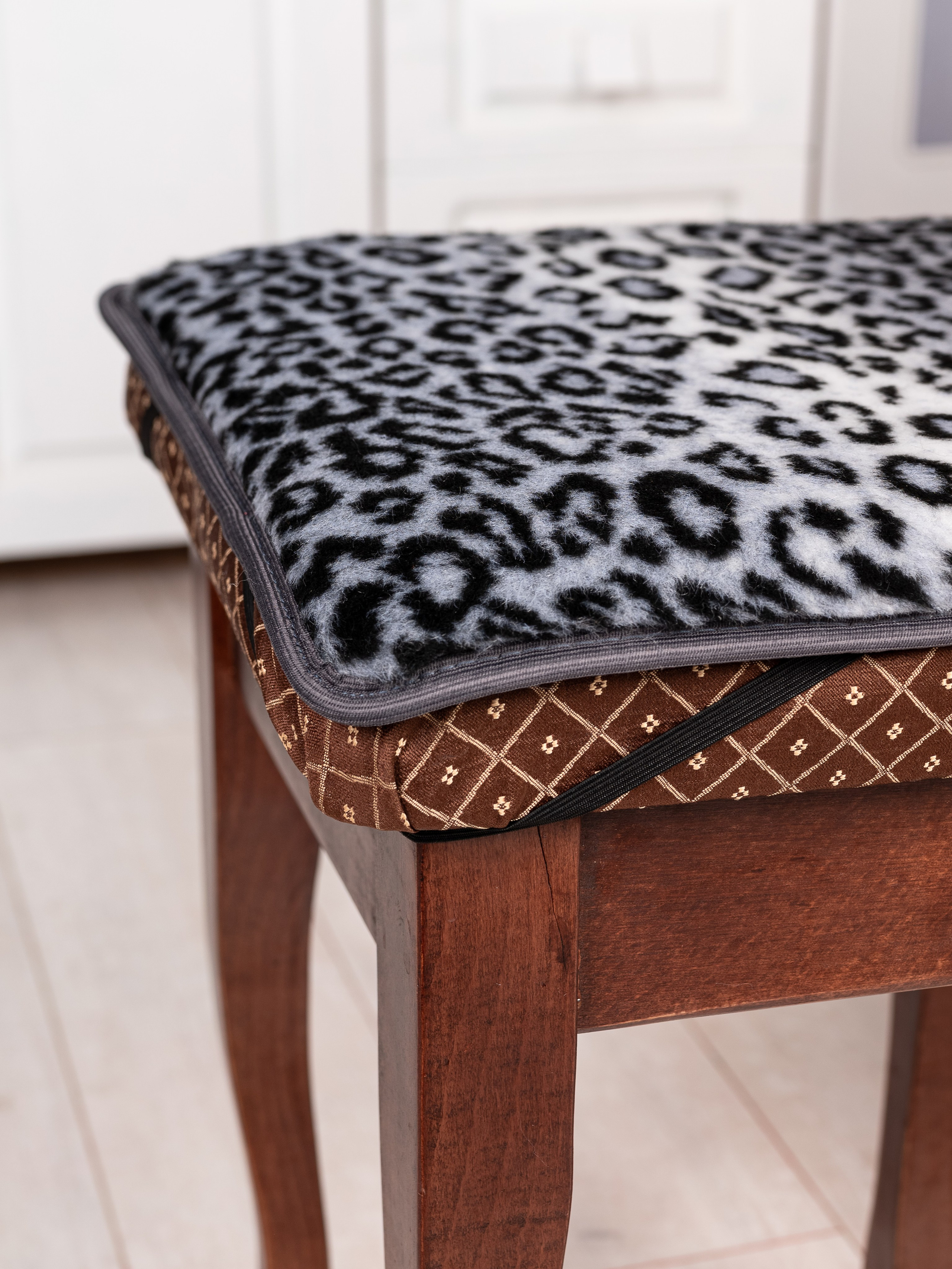 Накидки на стулья. Предметный фотограф, фото для маркетплейсов Пятигорск, КМВ