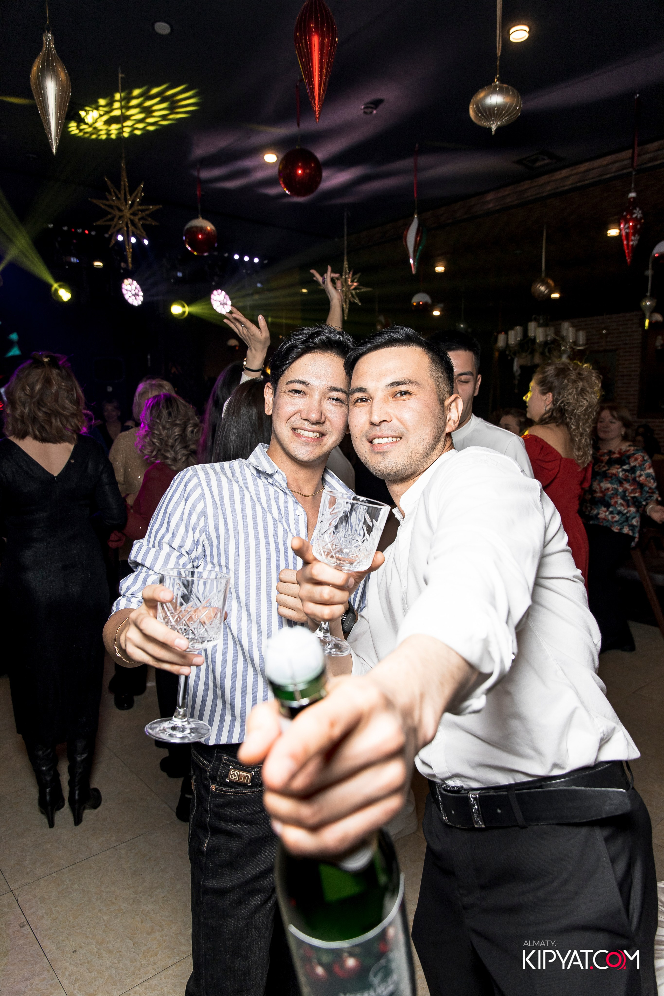 РЕСТОРАН ВЕСЕЛИДЗЕ НА ШЕВЧЕНКО. КИПЯТКОМ АЛМАТЫ! Фотосъемка мероприятий в Алматы