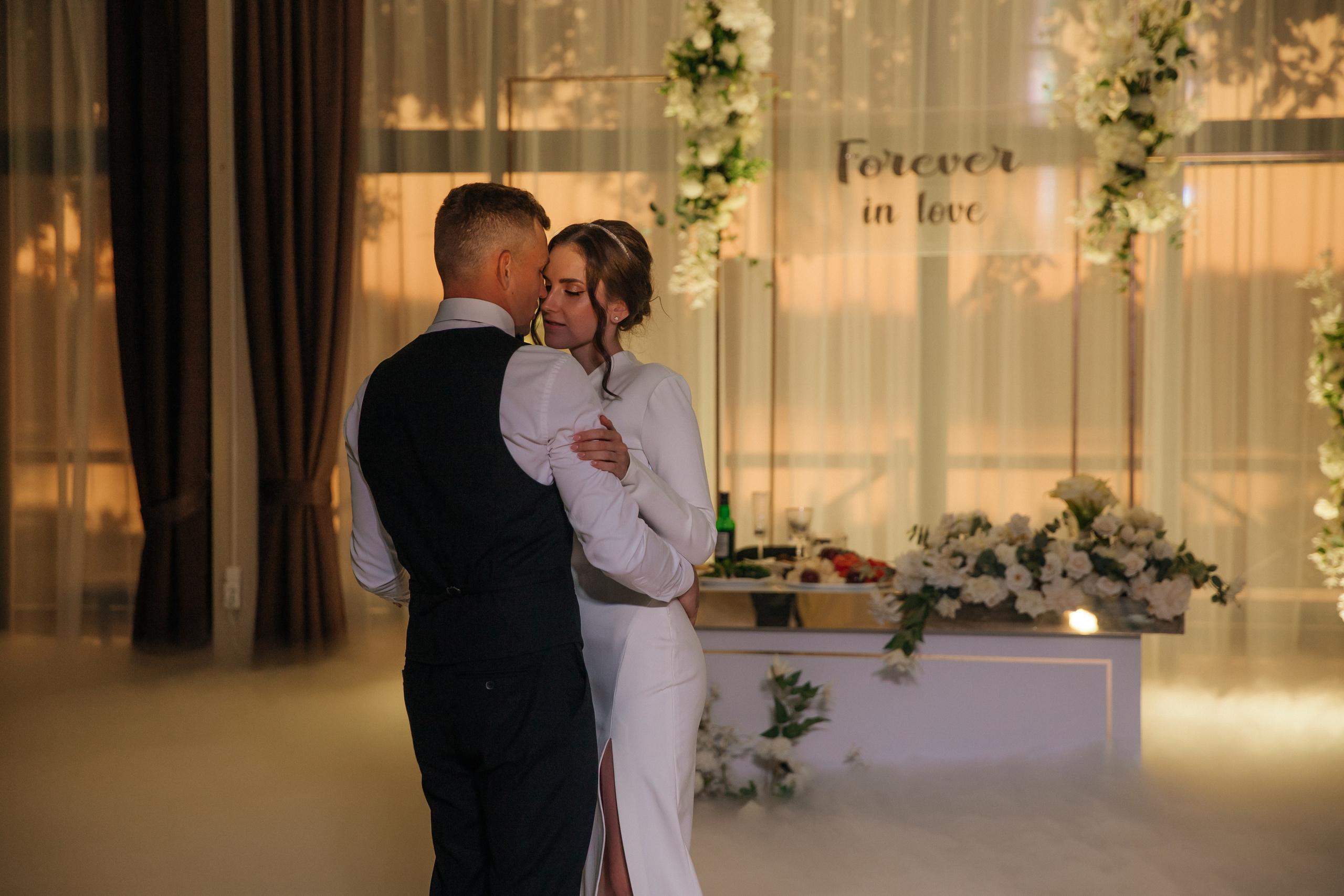 Wedding «Sunlight». Свадебные фотограф и видеограф Наталья и Анатолий Новиковы СПб