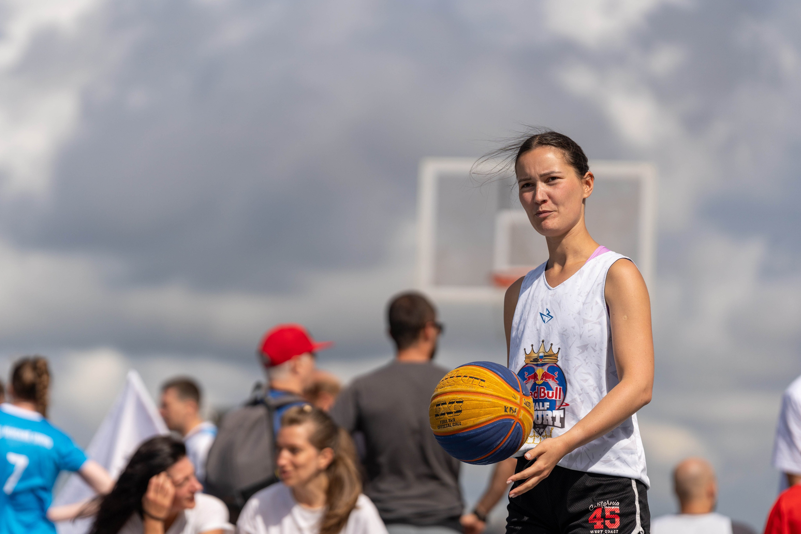 Спортивный фотограф Санкт-Петербург запечатлел участницу баскетбольного турнира 3х3