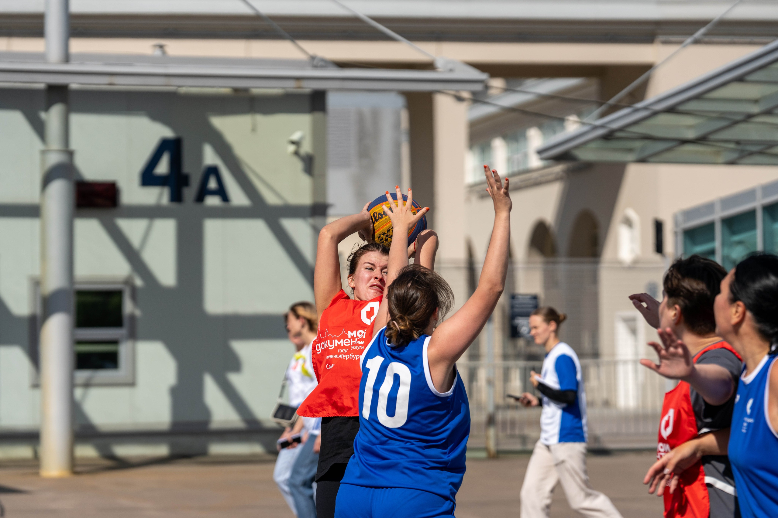 Эмоциональный момент 3×3 баскетбола «Оранжевый мяч» – спортивный фотограф Санкт-Петербург 