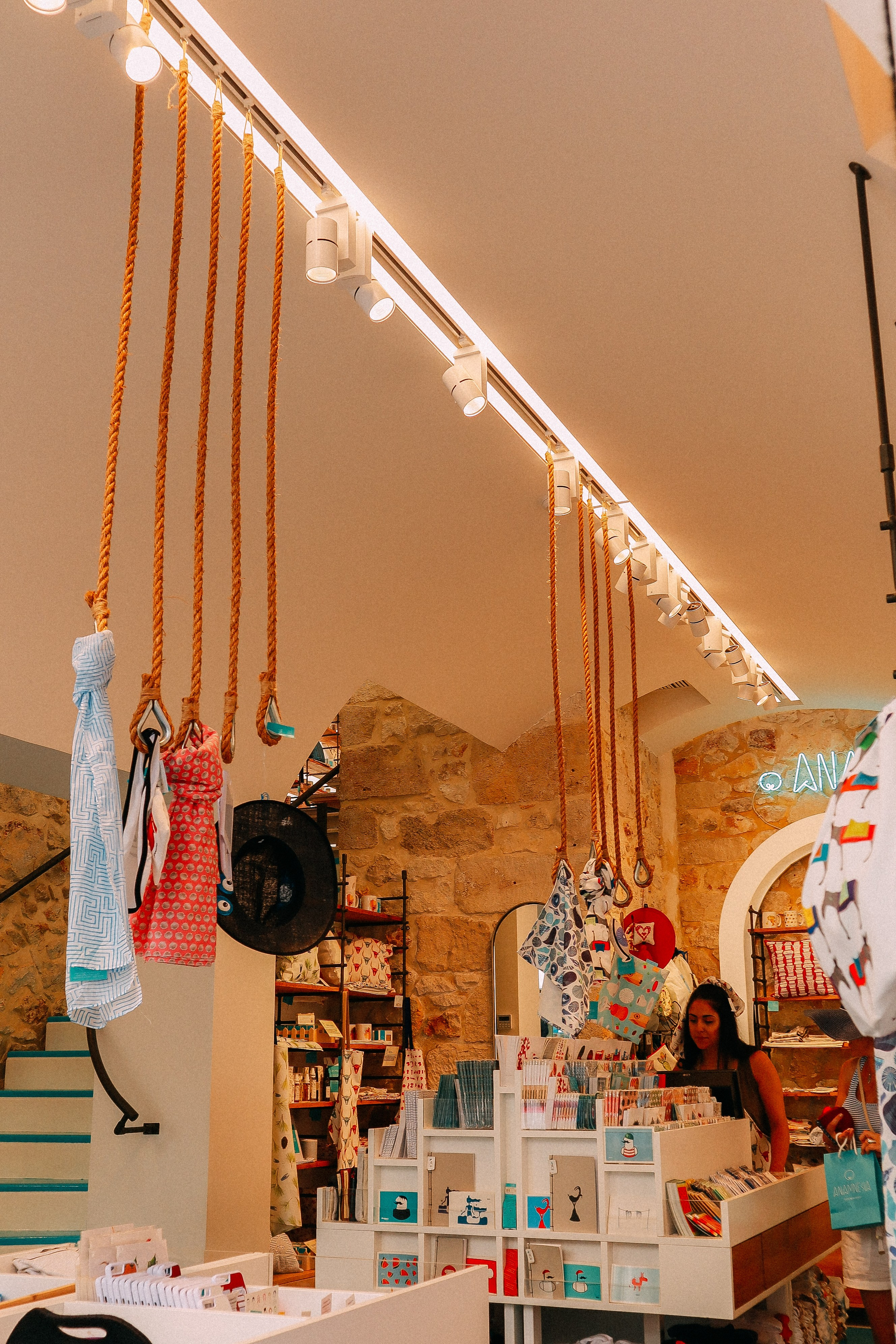 Крит. Аня Степанова