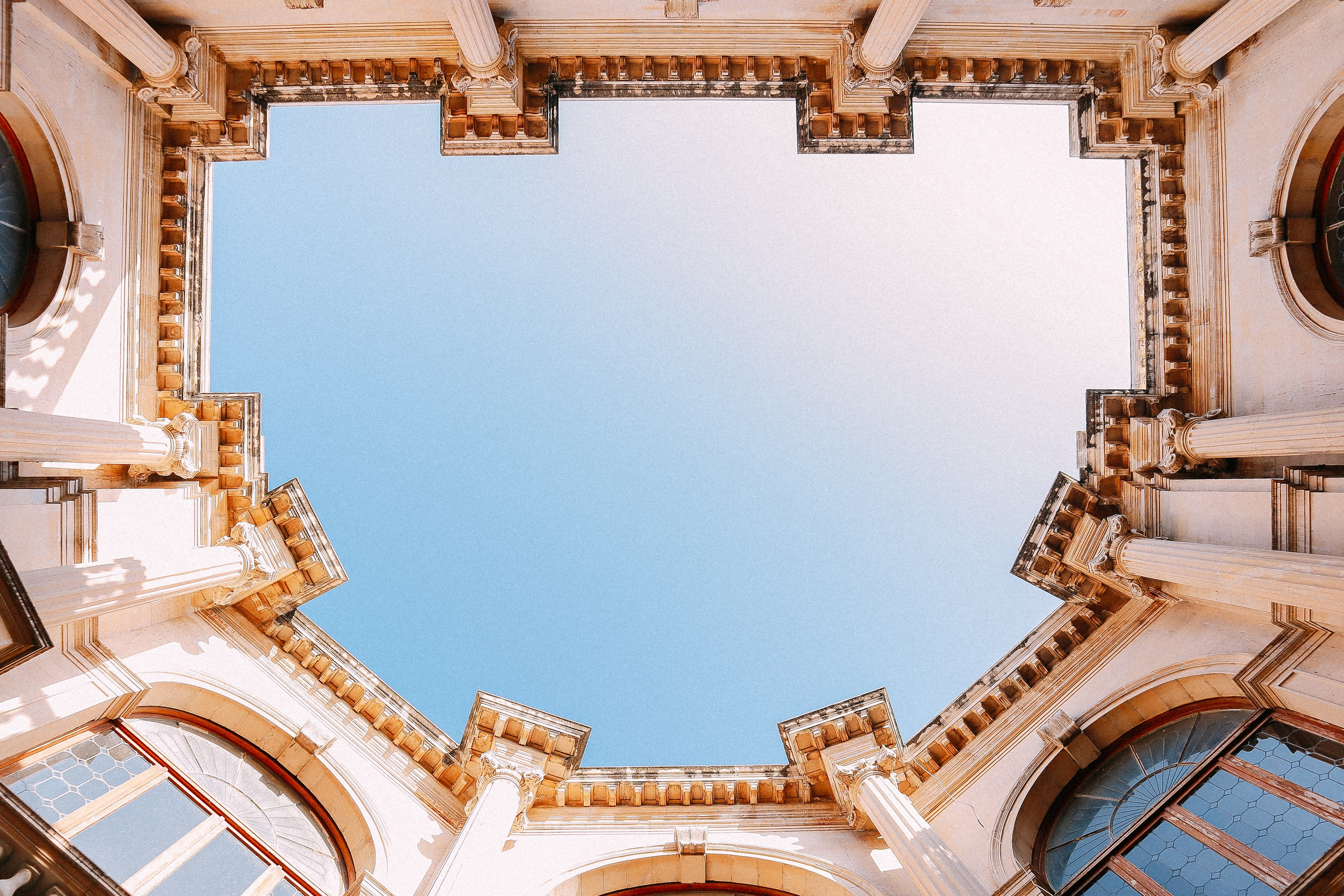 Крит. Аня Степанова