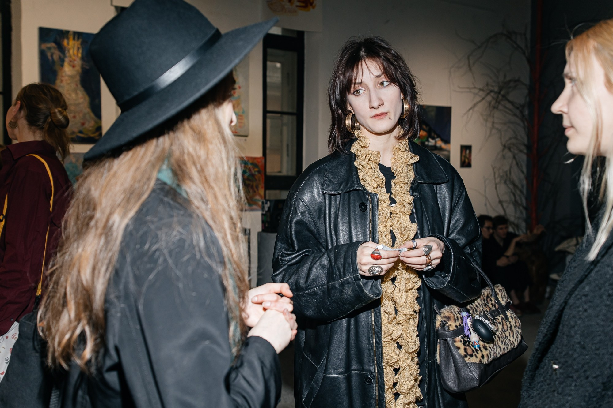 IZZI ROOM | Открытие выставки | май 2025. Репортажный фотограф в Санкт-Петербурге СПБ Алиса Ческидова на ваше мероприятие