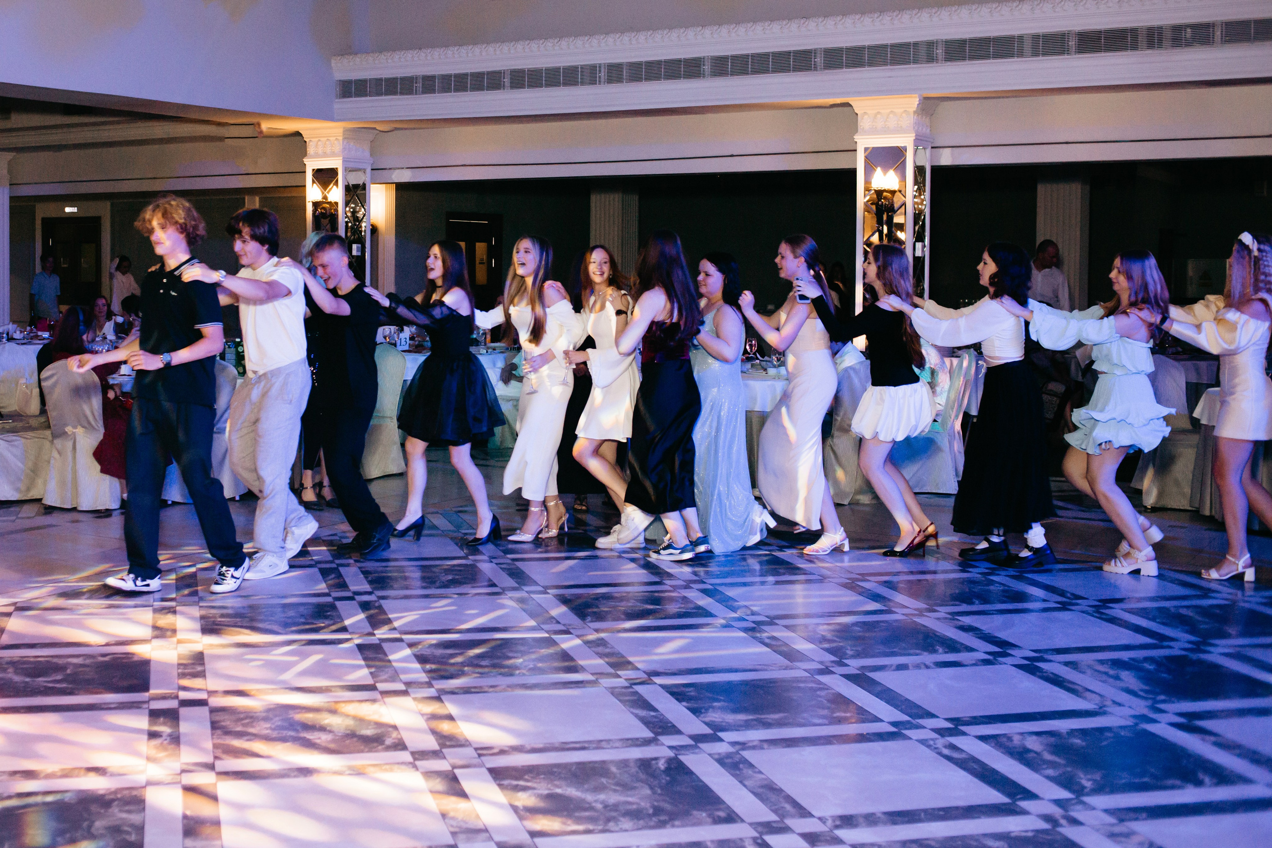 Выпускной 2025 (9класс) 124 школа. Фотограф в Челябинске Ополихина Анна