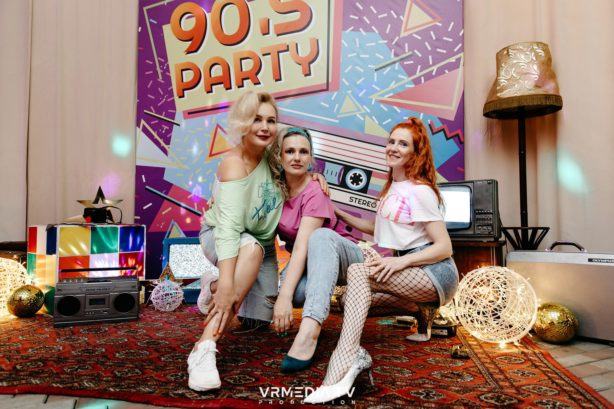 «Назад в 90-е!» в ресторане «Империя»