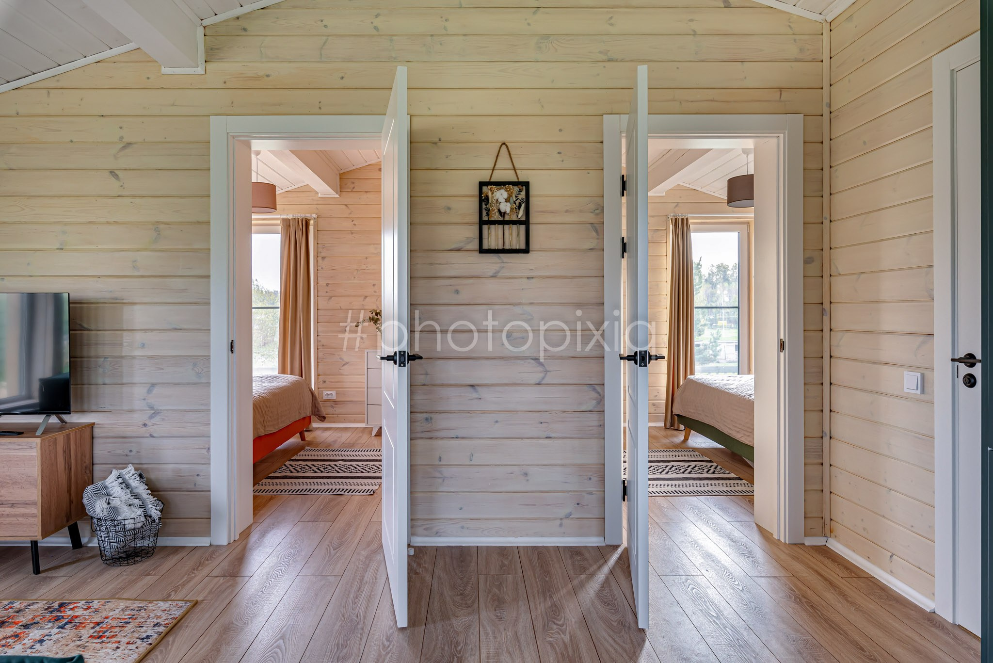 Съёмка загородного дома для аренды в ДПК Большие Всходы. Интерьерная съёмка и виртуальные туры — Интерьерный фотограф Кузнецов Сергей (photopixiq)