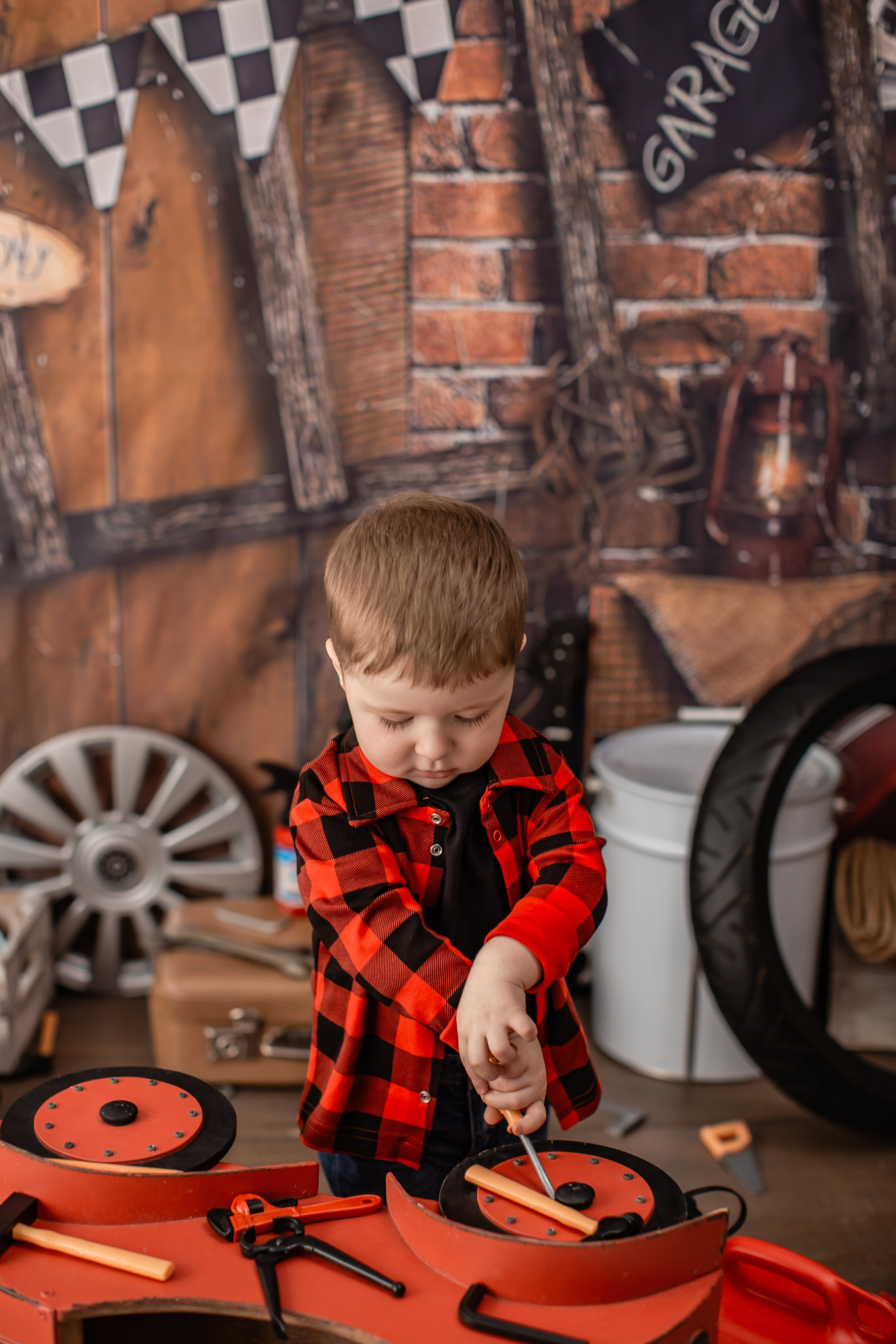 Фотодень " ГАРАЖ «(для 1-4 года) 20.09.26 г запись идёт. Детский семейный фотограф на первый годик город Новосибирск Дымова Светлана пакеты всё включено 1-3 года