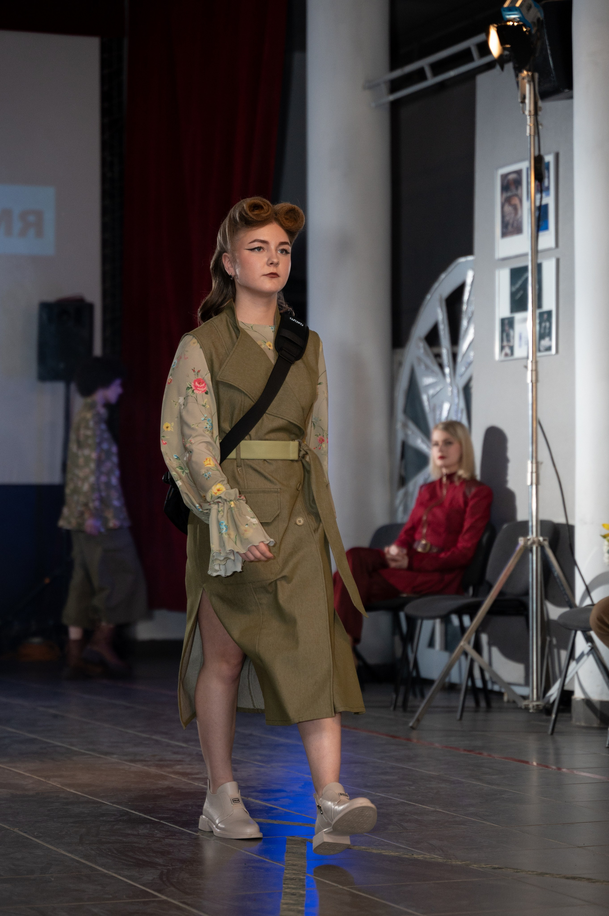 Закрытый показ милитари «Своя трансформация» дизайнера Юлии Бойченко | 24.04.2025. Фотограф в Омске Елизавета Кириллова