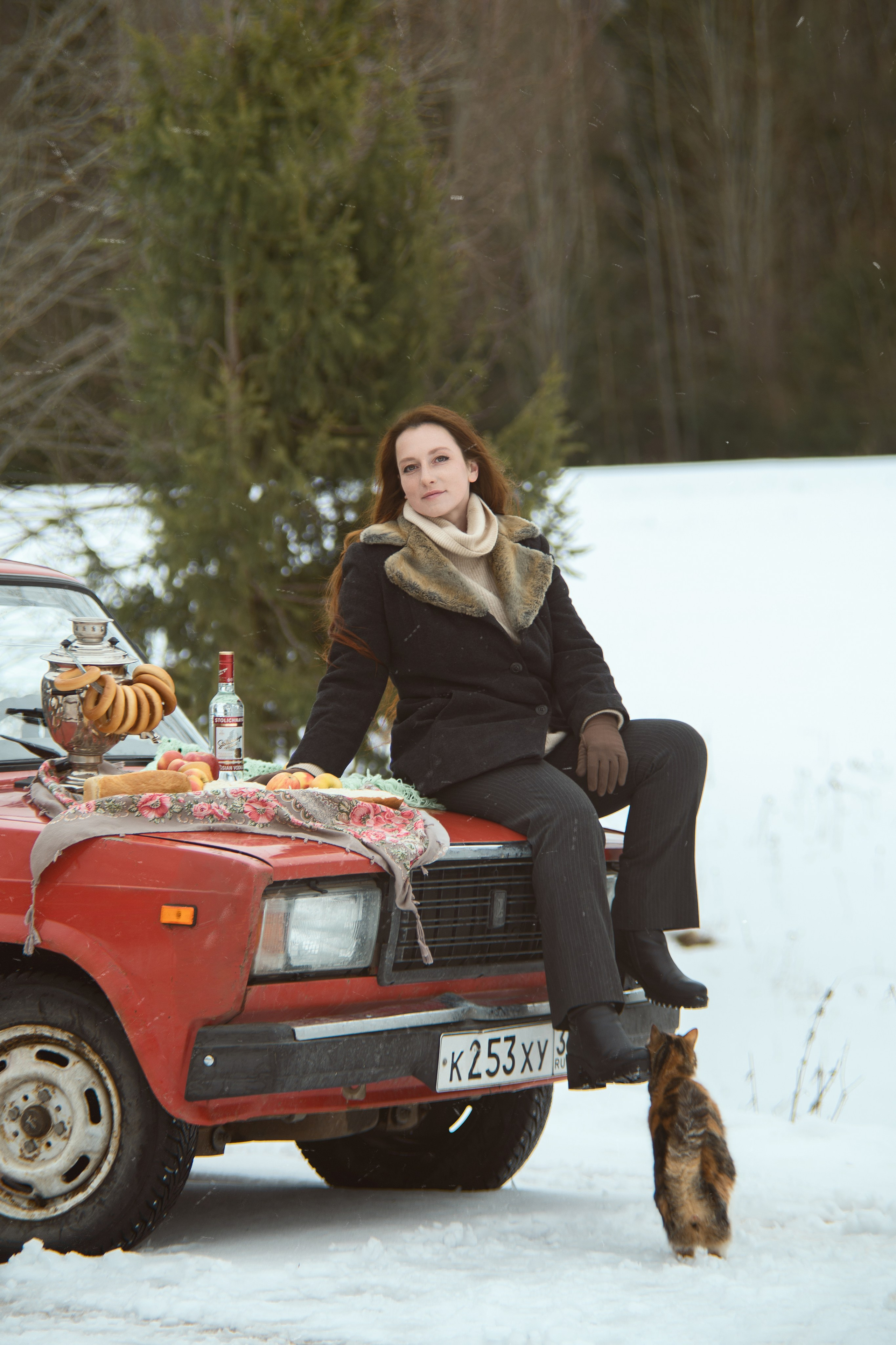 Анастасия и ее красный жигуль. Творческий фотограф Вологда