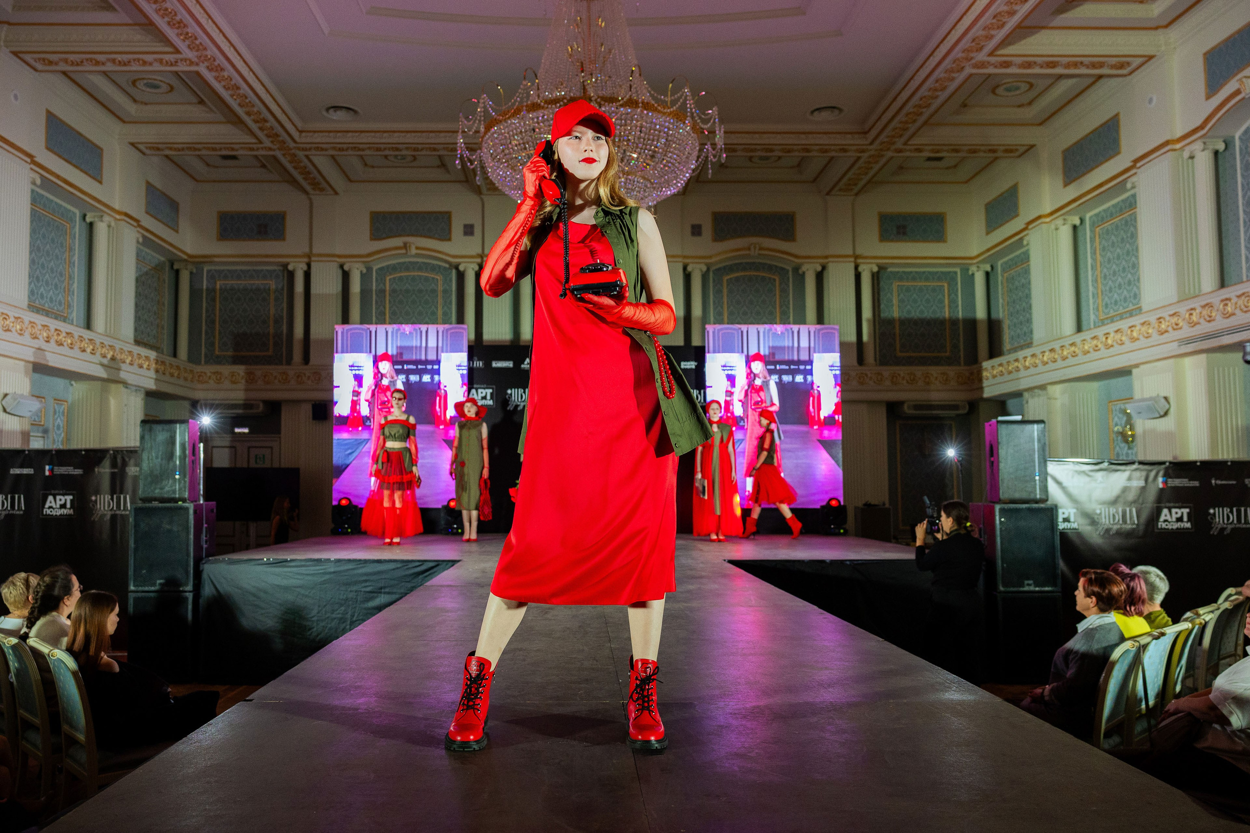 Арт-подиум «Цвета Удмуртии». Показ мод [25/10/24]. Фотограф Виноградов Константин