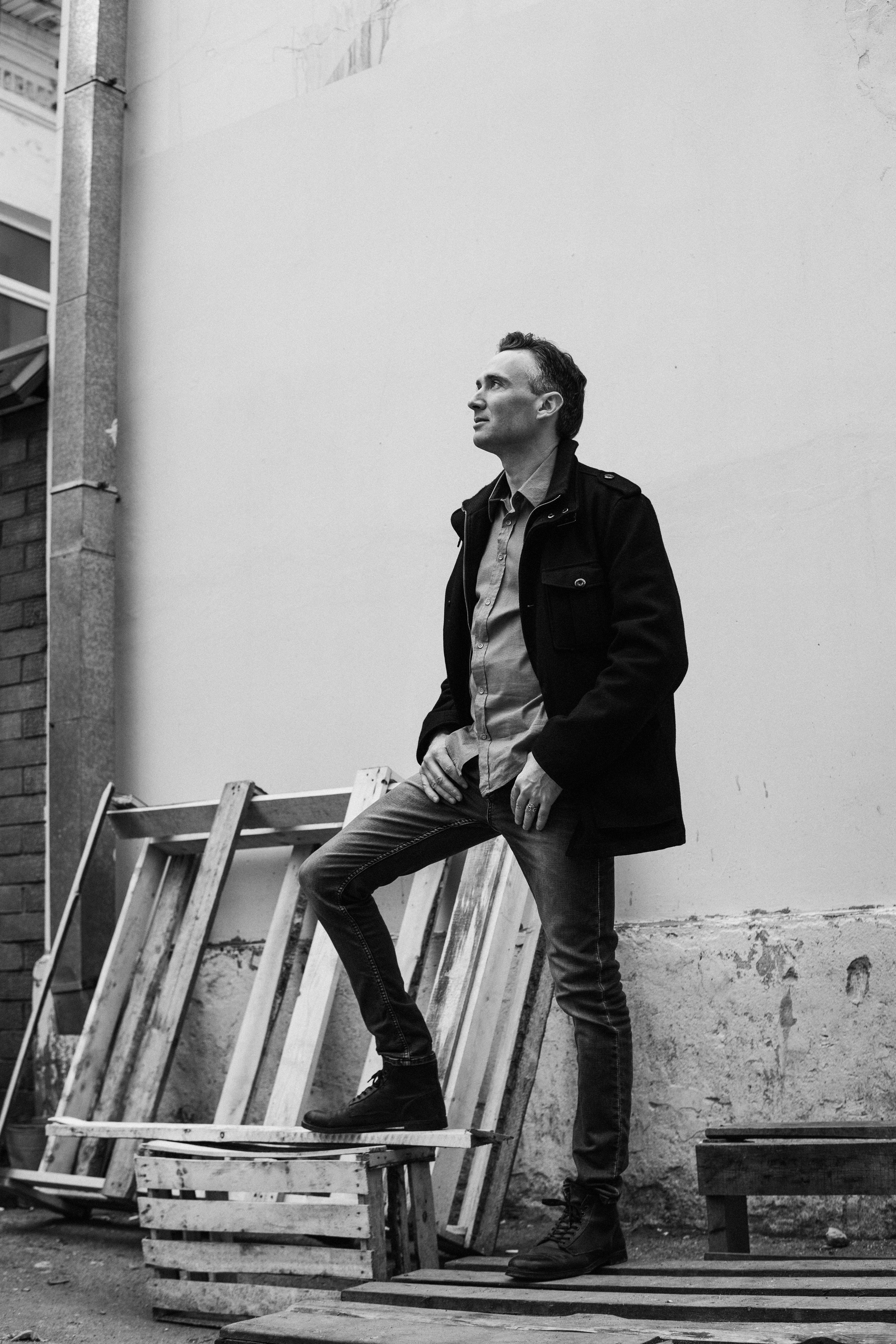 Мужская фотосессия в студии и на улице, подберем образ. Фотограф Алла Быкова