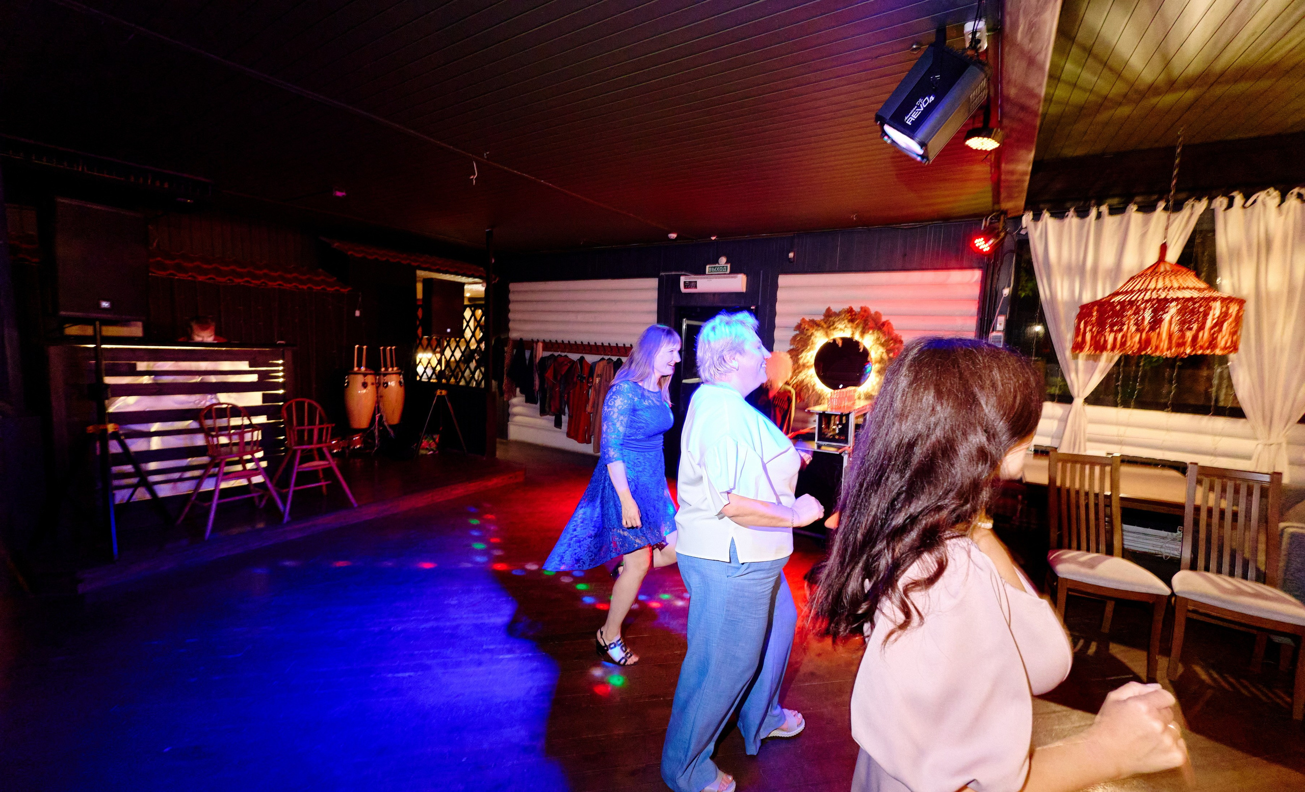 Выпускной 35 Сош. Фотограф Выпускные альбомы Таганрог Сергей Коробченко