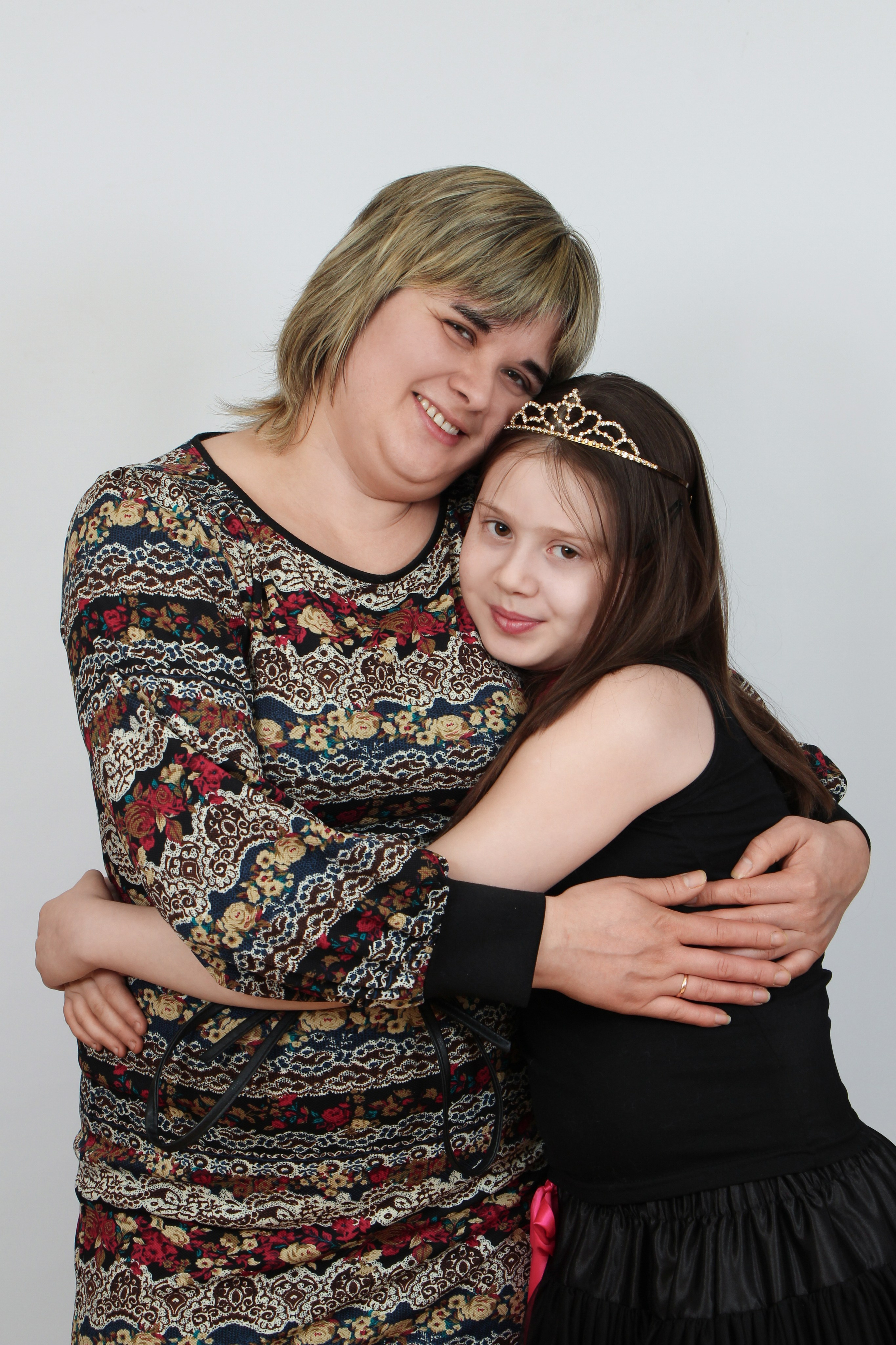 Фотосессия семьи на белом фоне. Юлия Дейкун — семейный фотограф в Минске