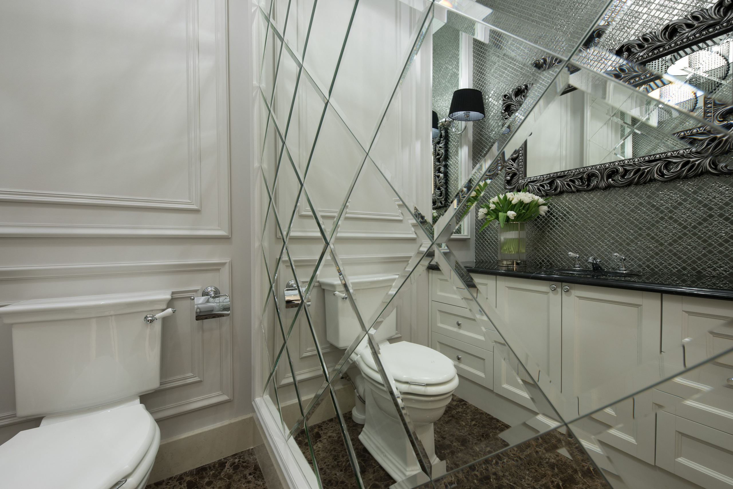 Classic style bathroom interior - photographer Andrey Dunin