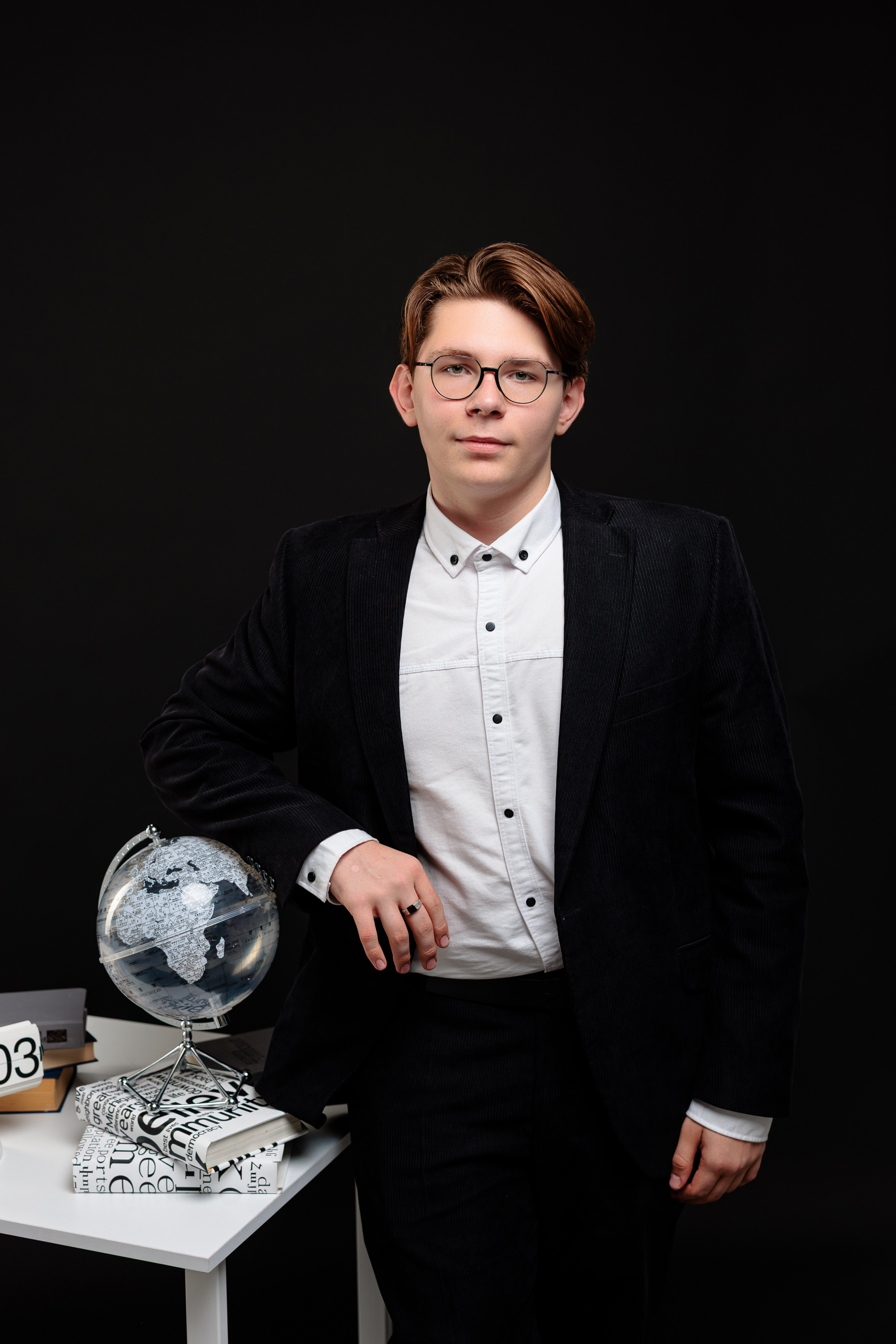 Портреты студийные 9/11 классы. Выпускные альбомы Чехов